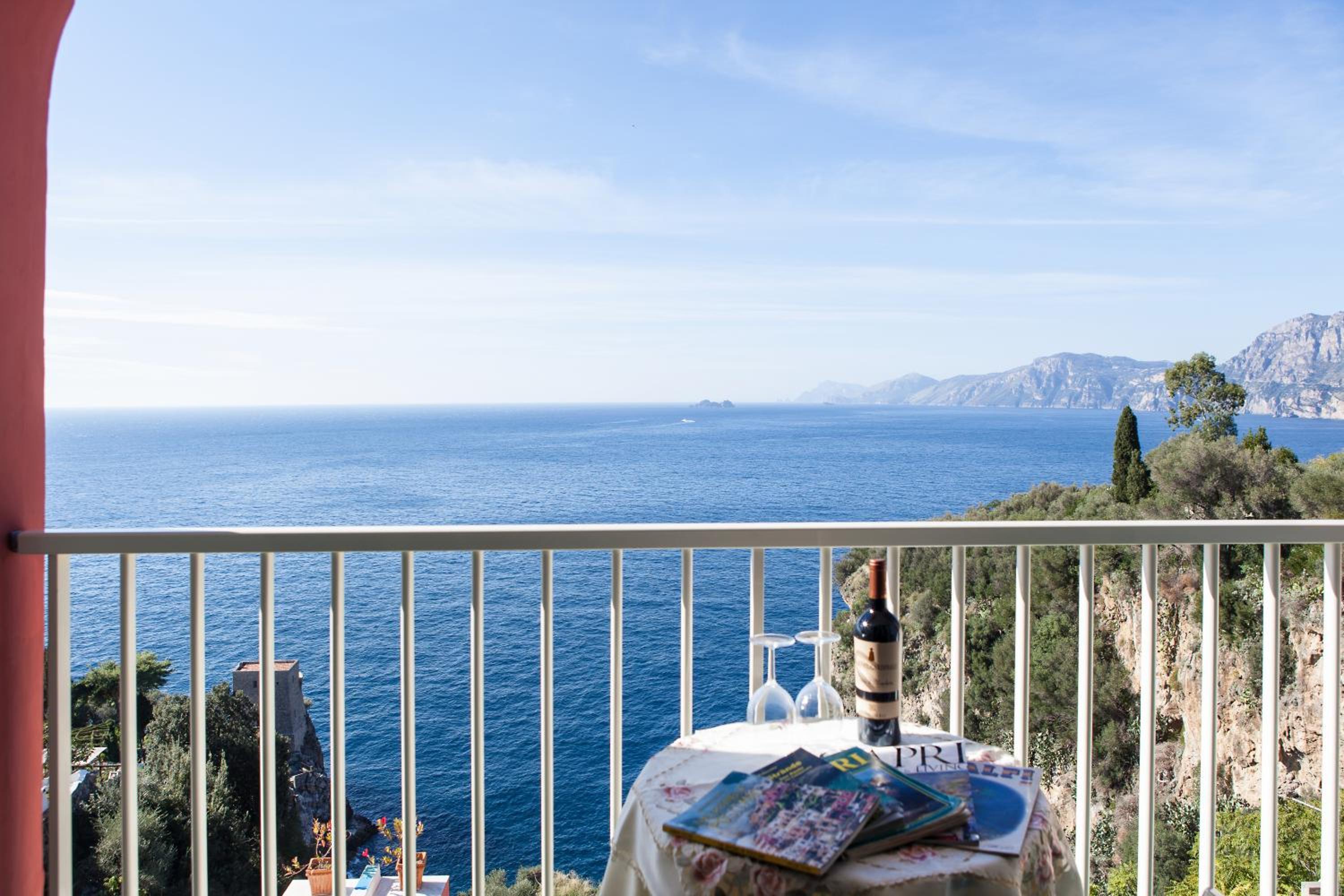 Superior Triple Room with Sea View photo 3
