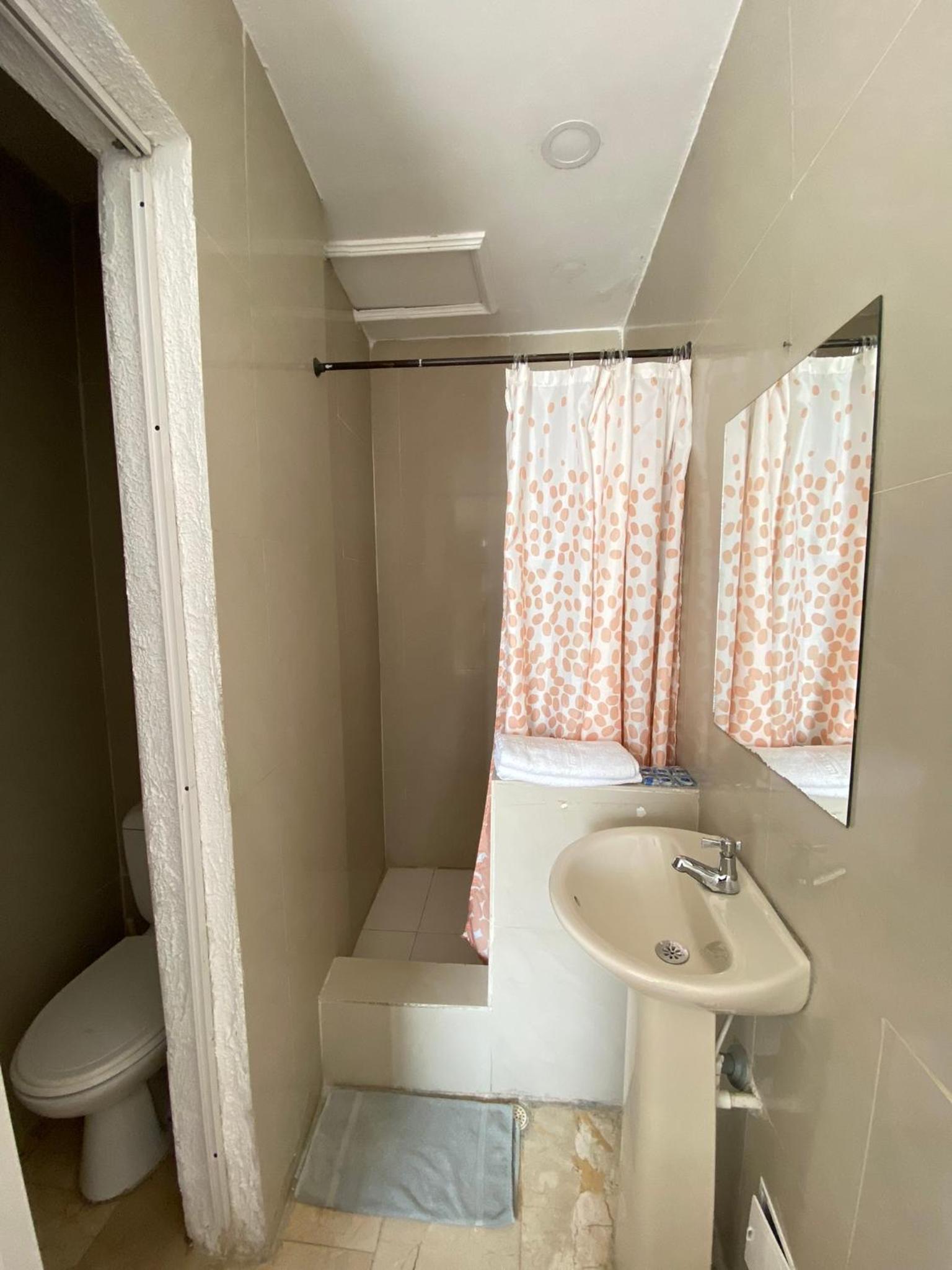 Double Room - Photo 5