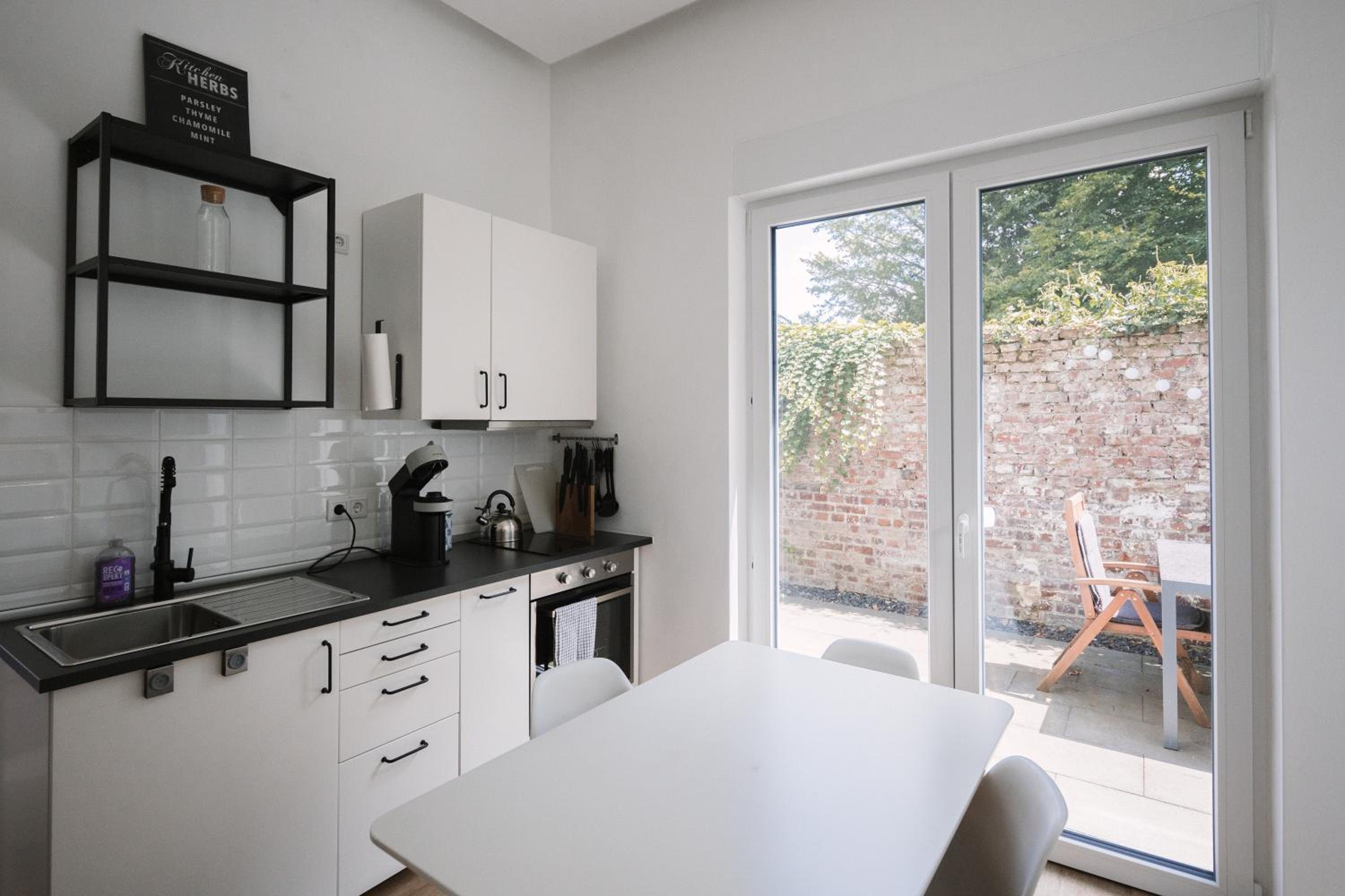 Apartment with Terrace photo 2