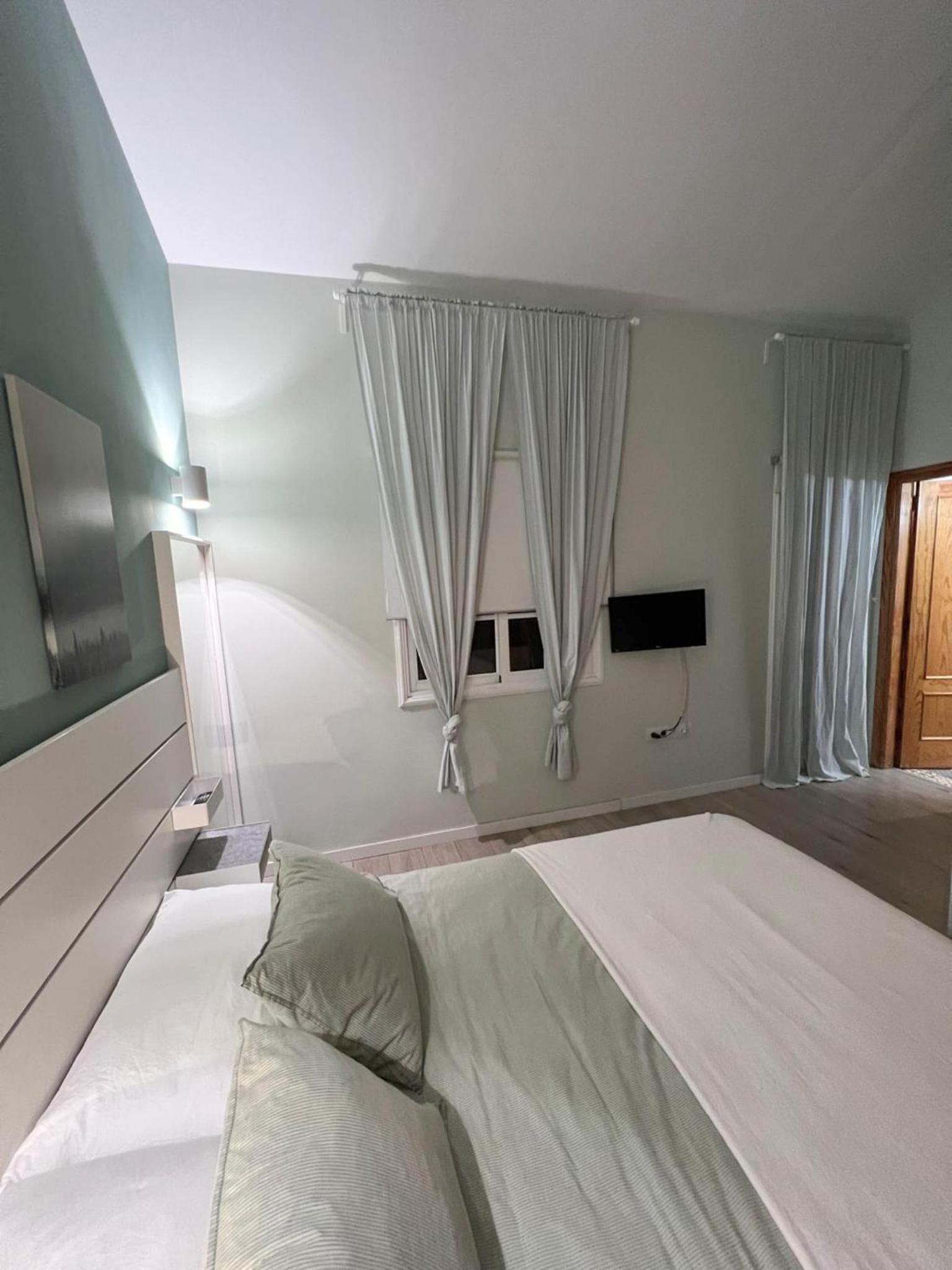Three-Bedroom House photo 3