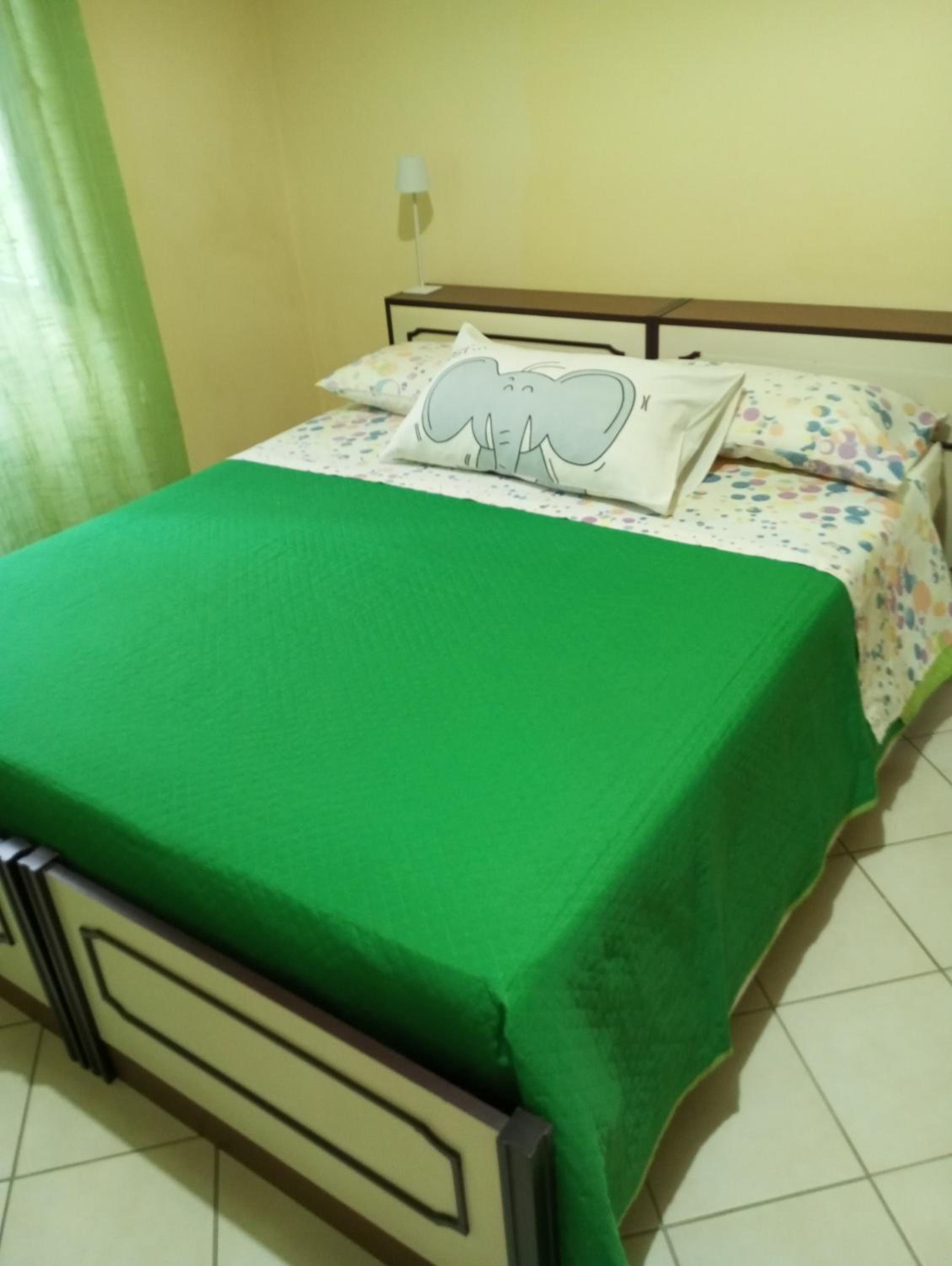 Basic Triple Room with Shared Bathroom