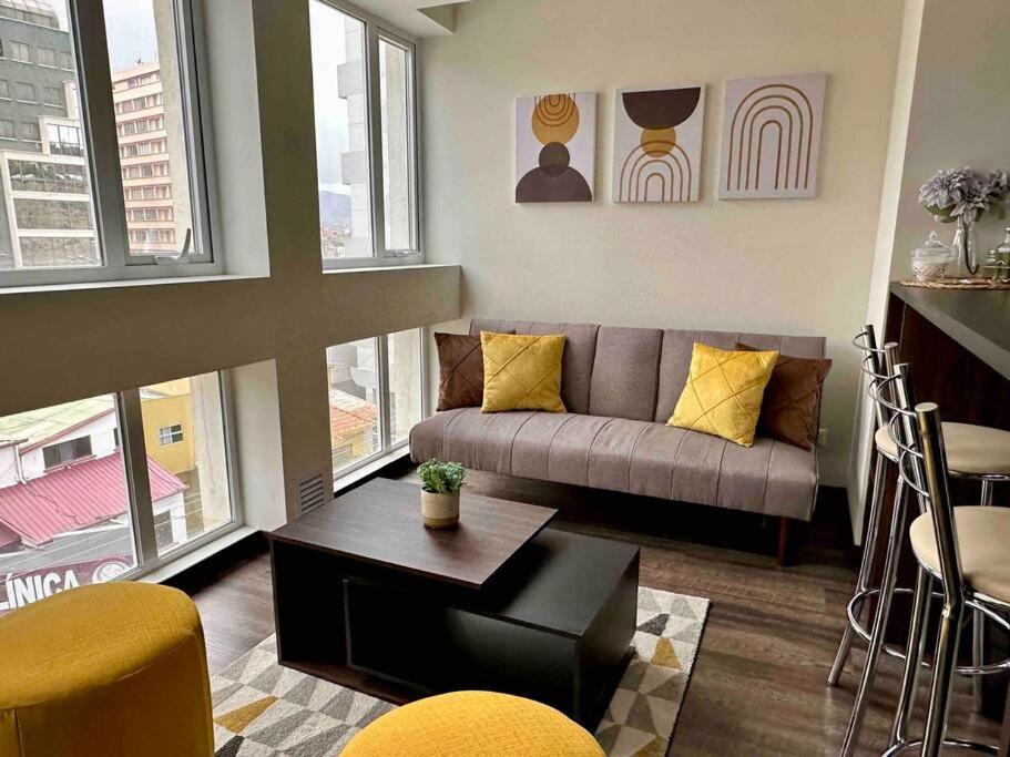 One-Bedroom Apartment photo 1