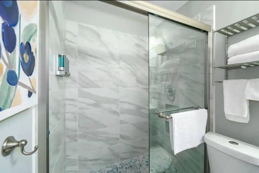 Two-Bedroom Apartment with Balcony photo 2