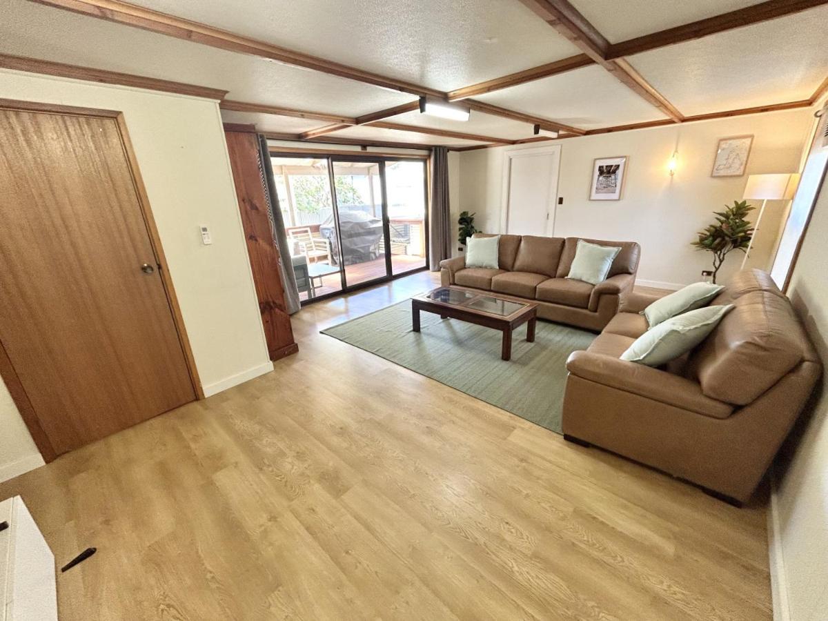 Three-Bedroom House photo 2