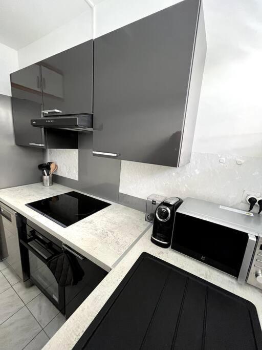 Two-Bedroom Apartment with View photo 3
