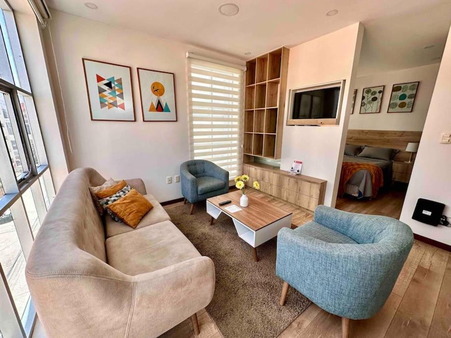One-Bedroom Apartment photo 1