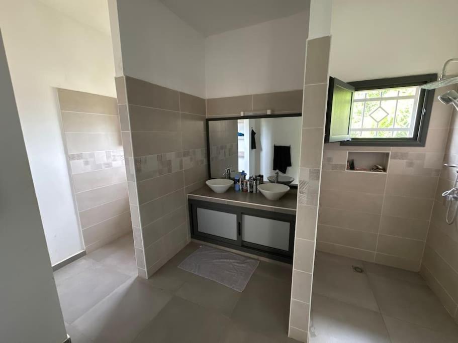Three-Bedroom House photo 2