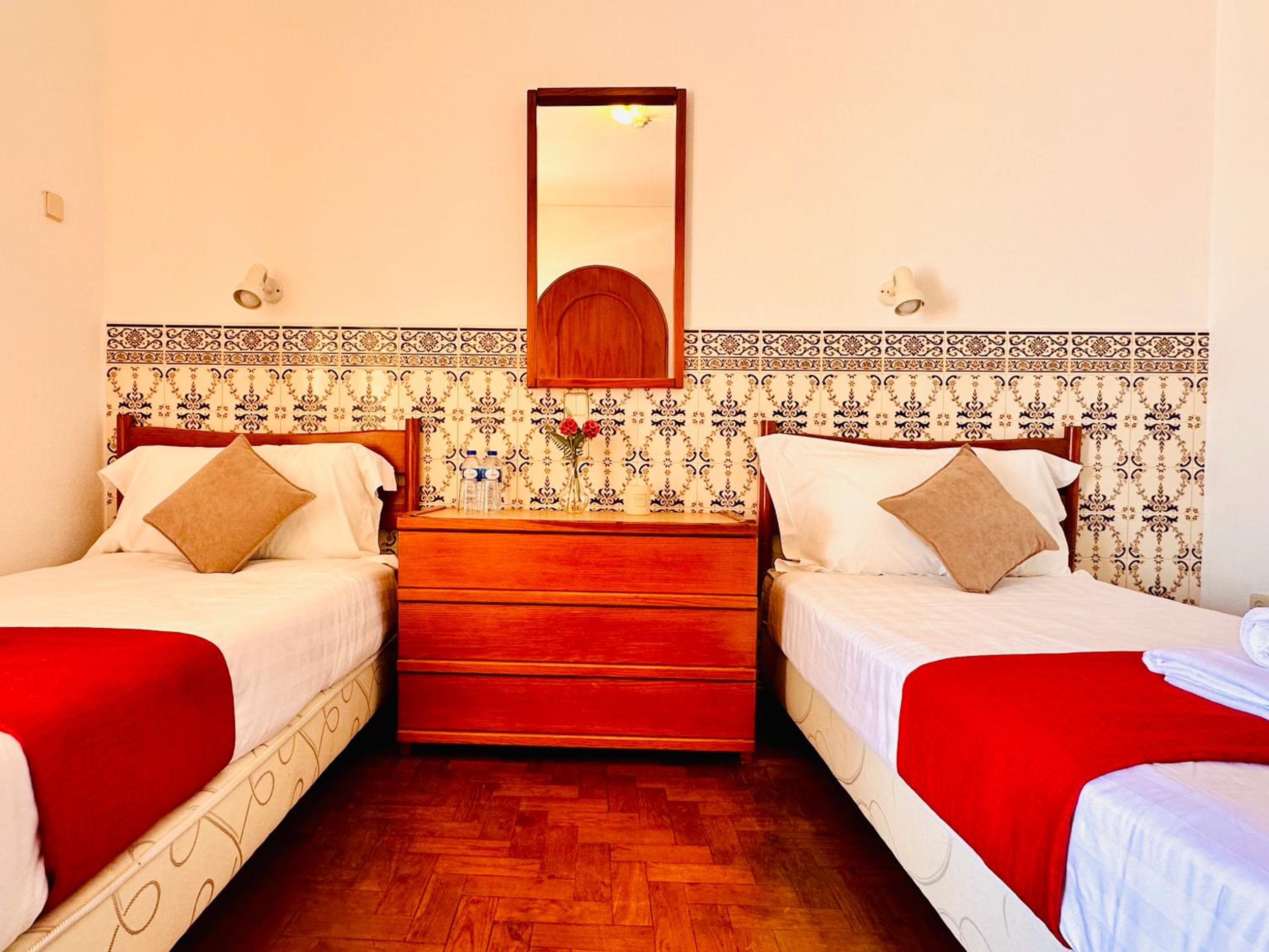 Standard Double or Twin Room with Sea View - Photo 1