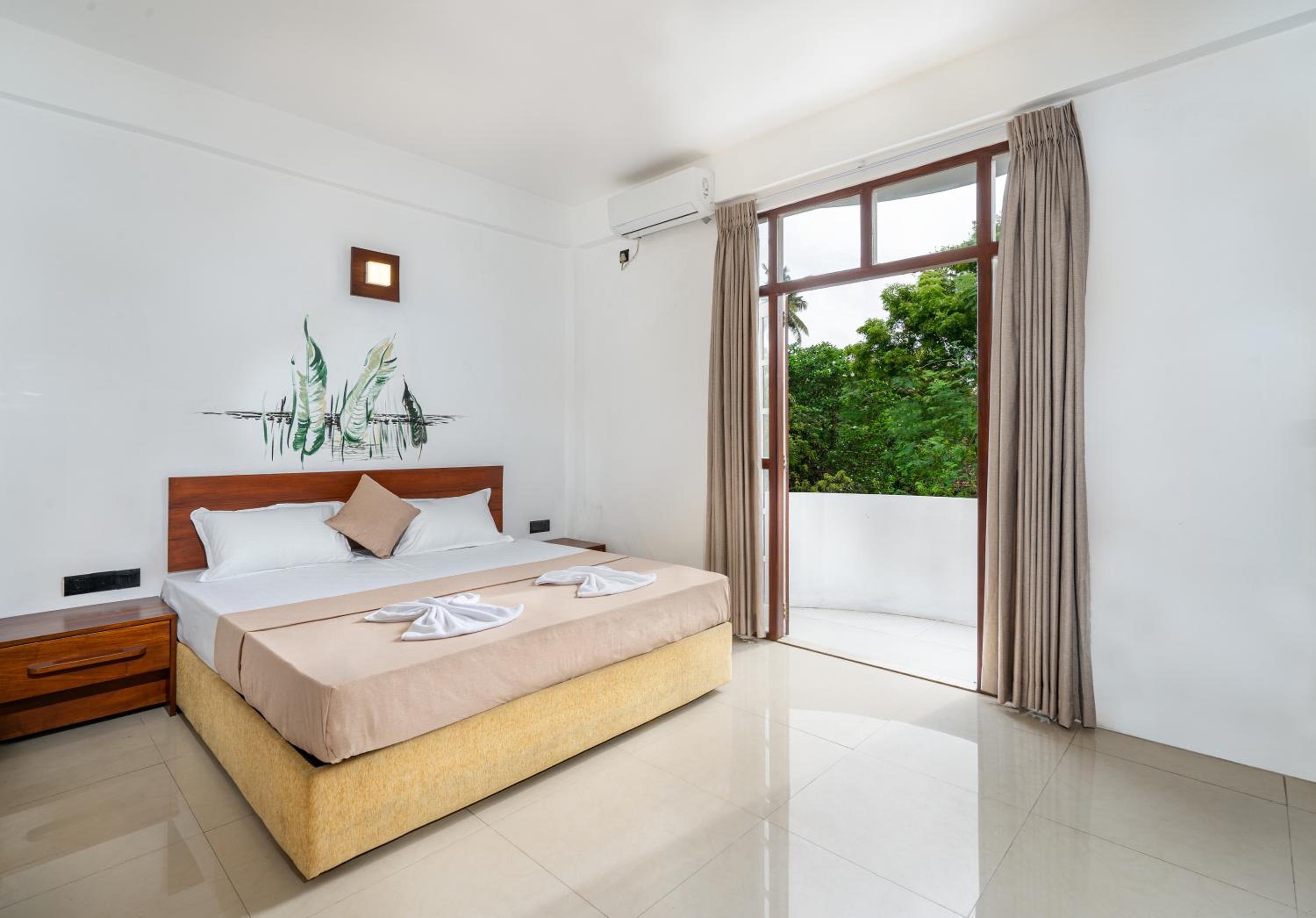Deluxe Double Room (2 Adults + 1 Child)