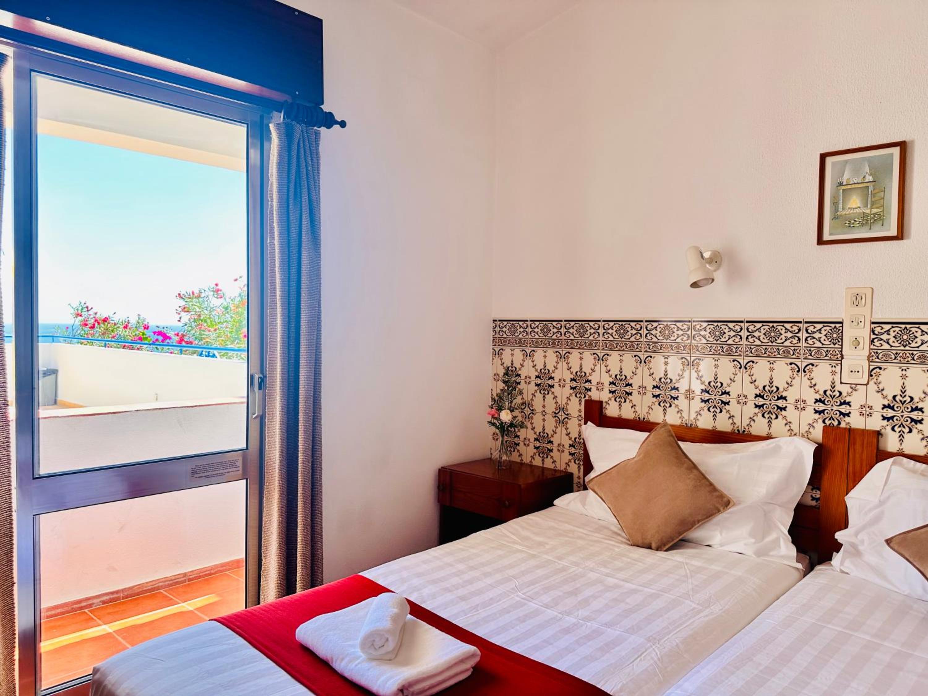 Triple Room with Pool View