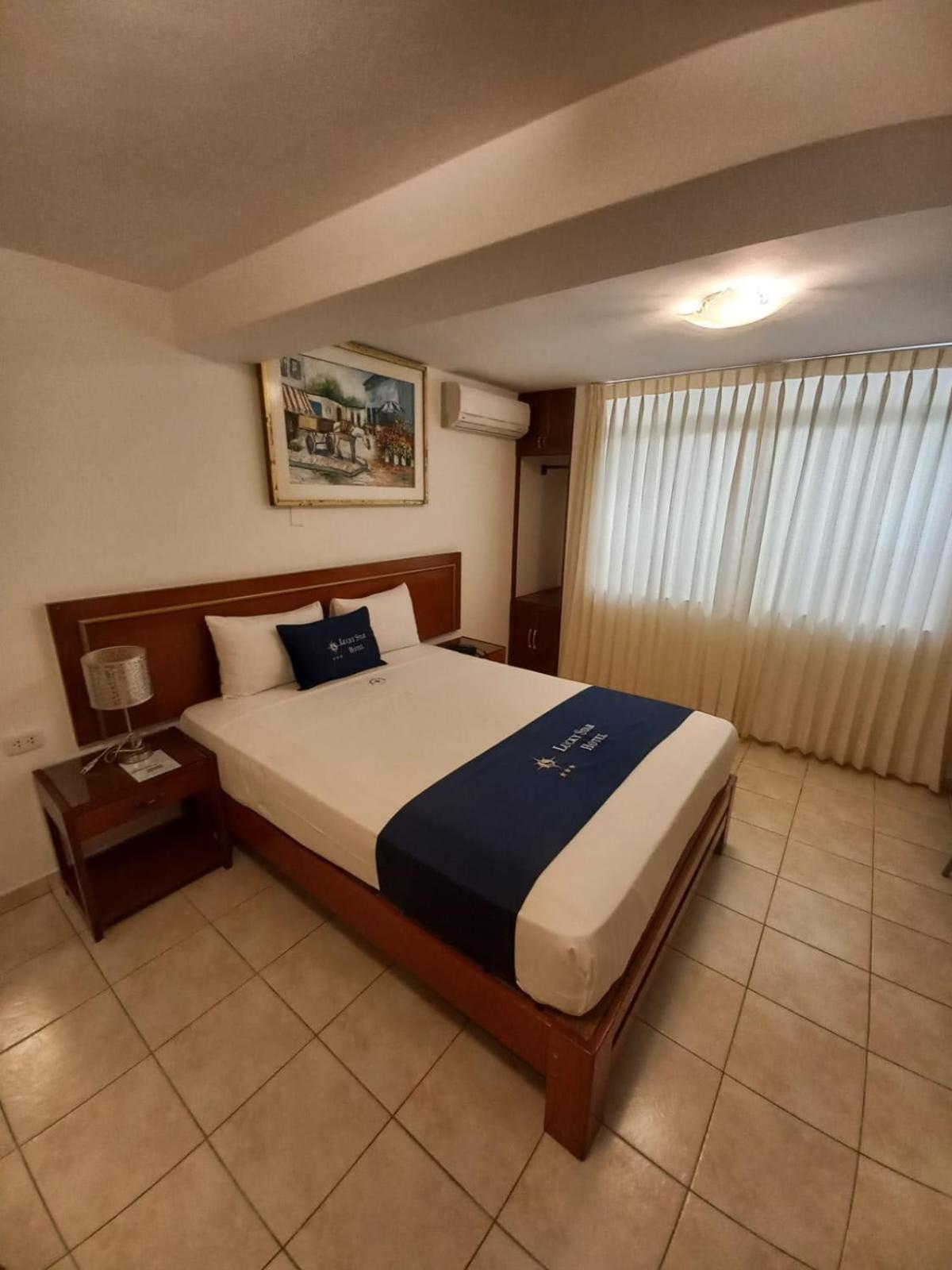 Single Room with Private Bathroom photo 2