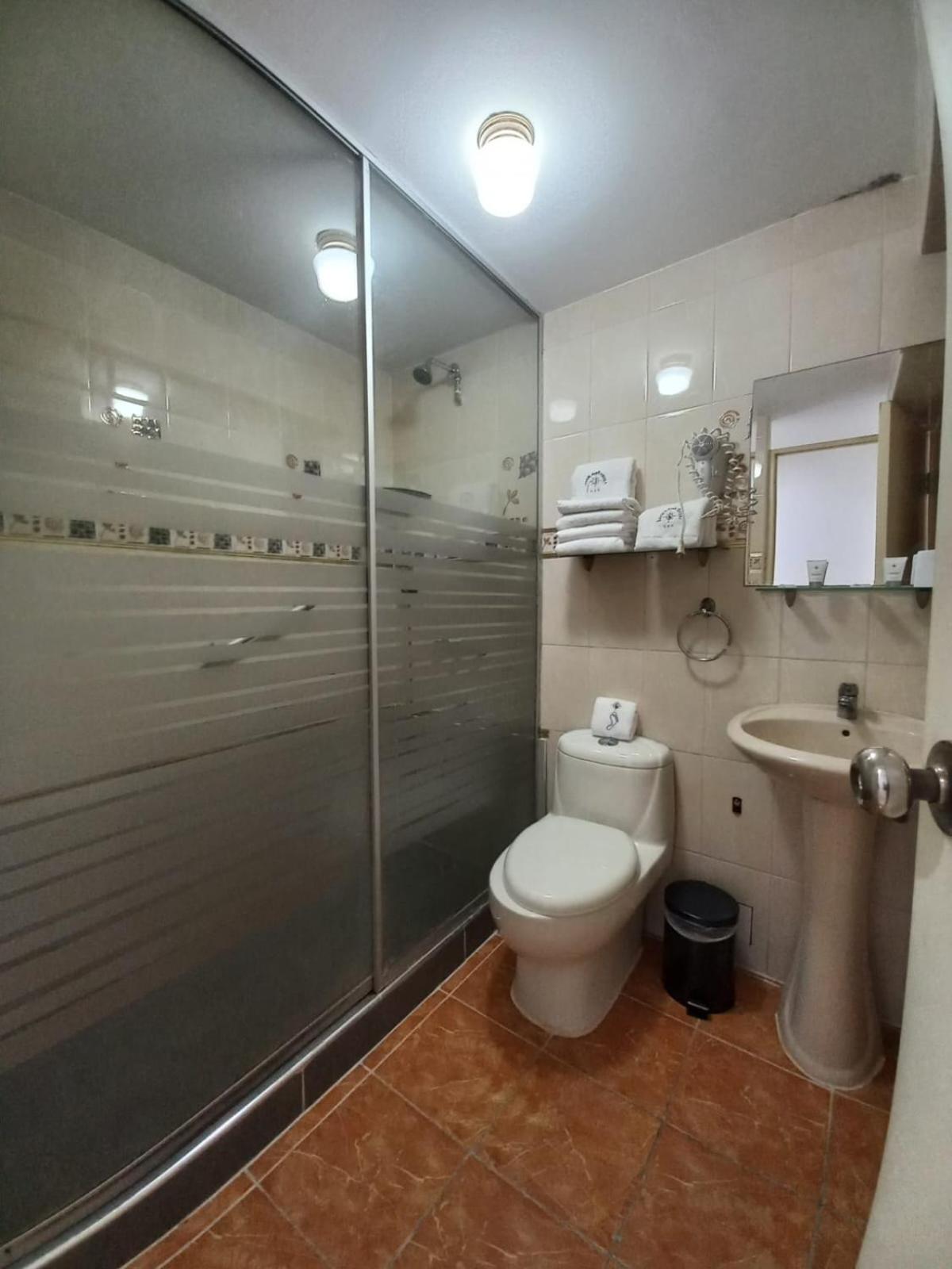 Single Room with Private Bathroom photo 3