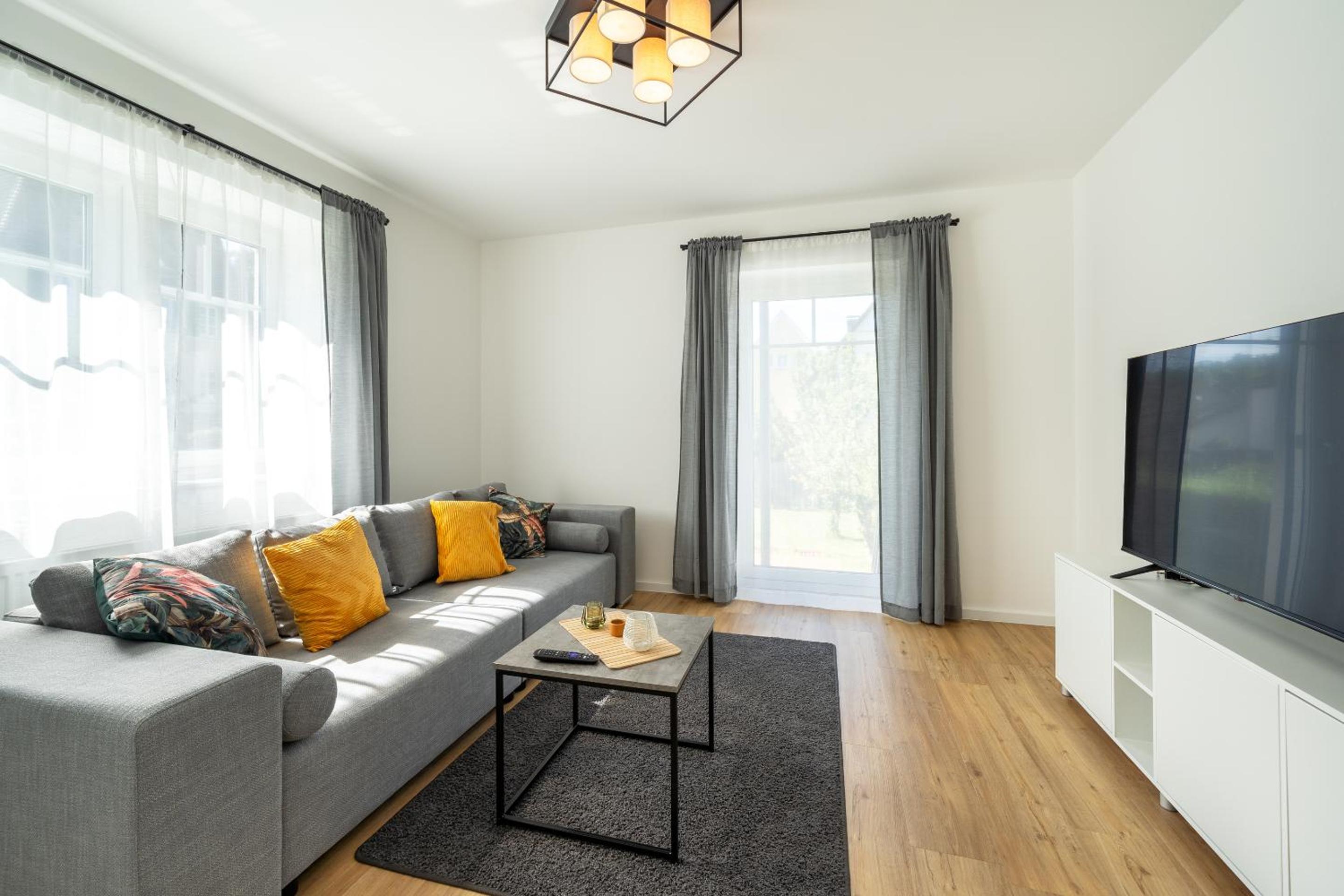 One-Bedroom Standard Apartment photo 1