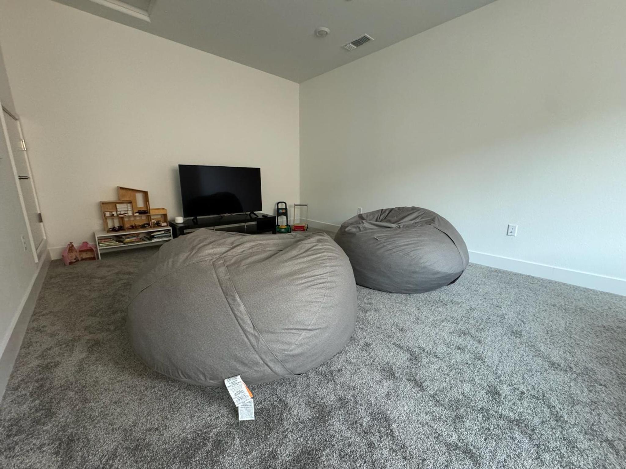 Four-Bedroom House photo 3