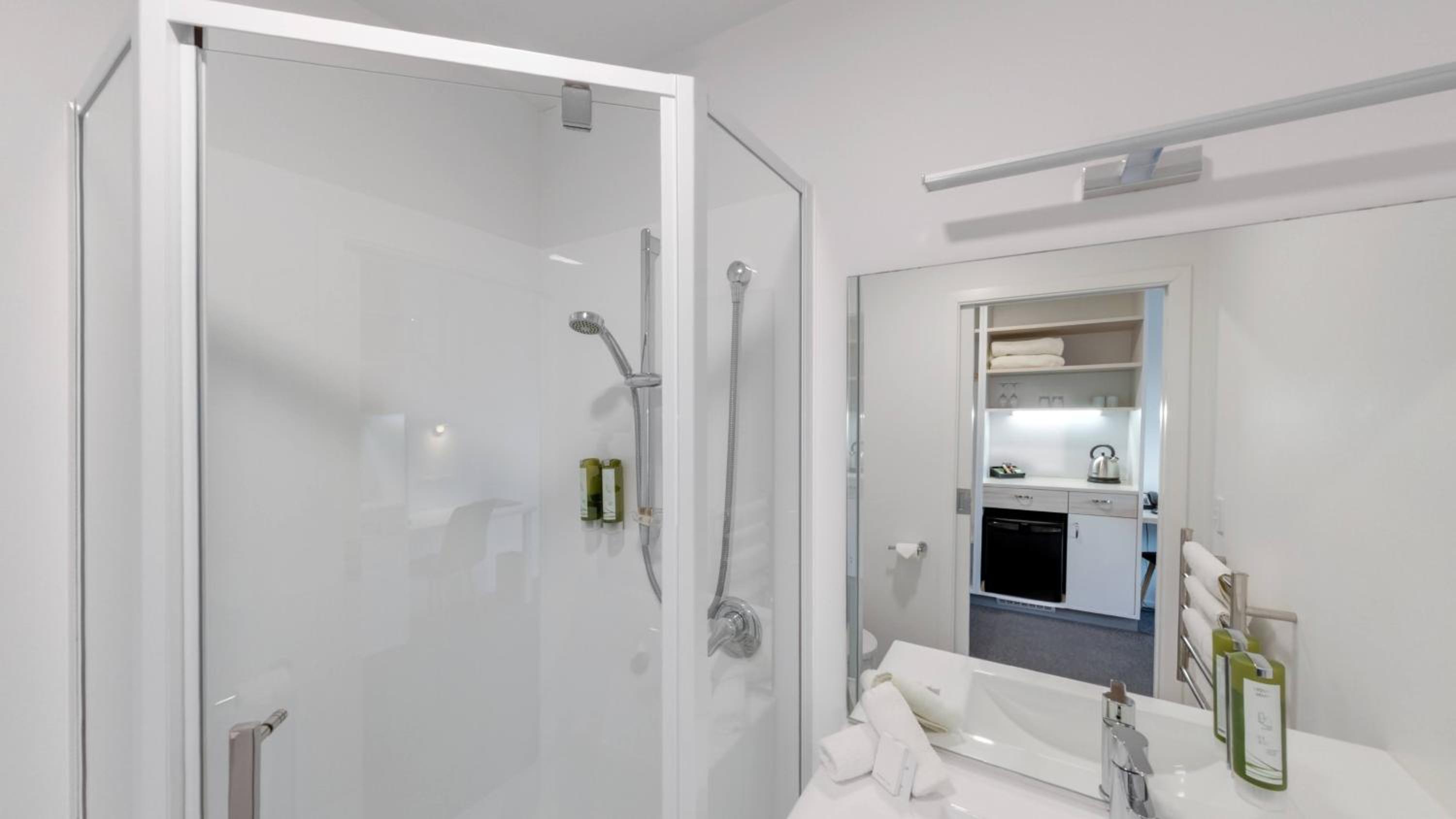 Driftwood Standard Twin Room photo 2