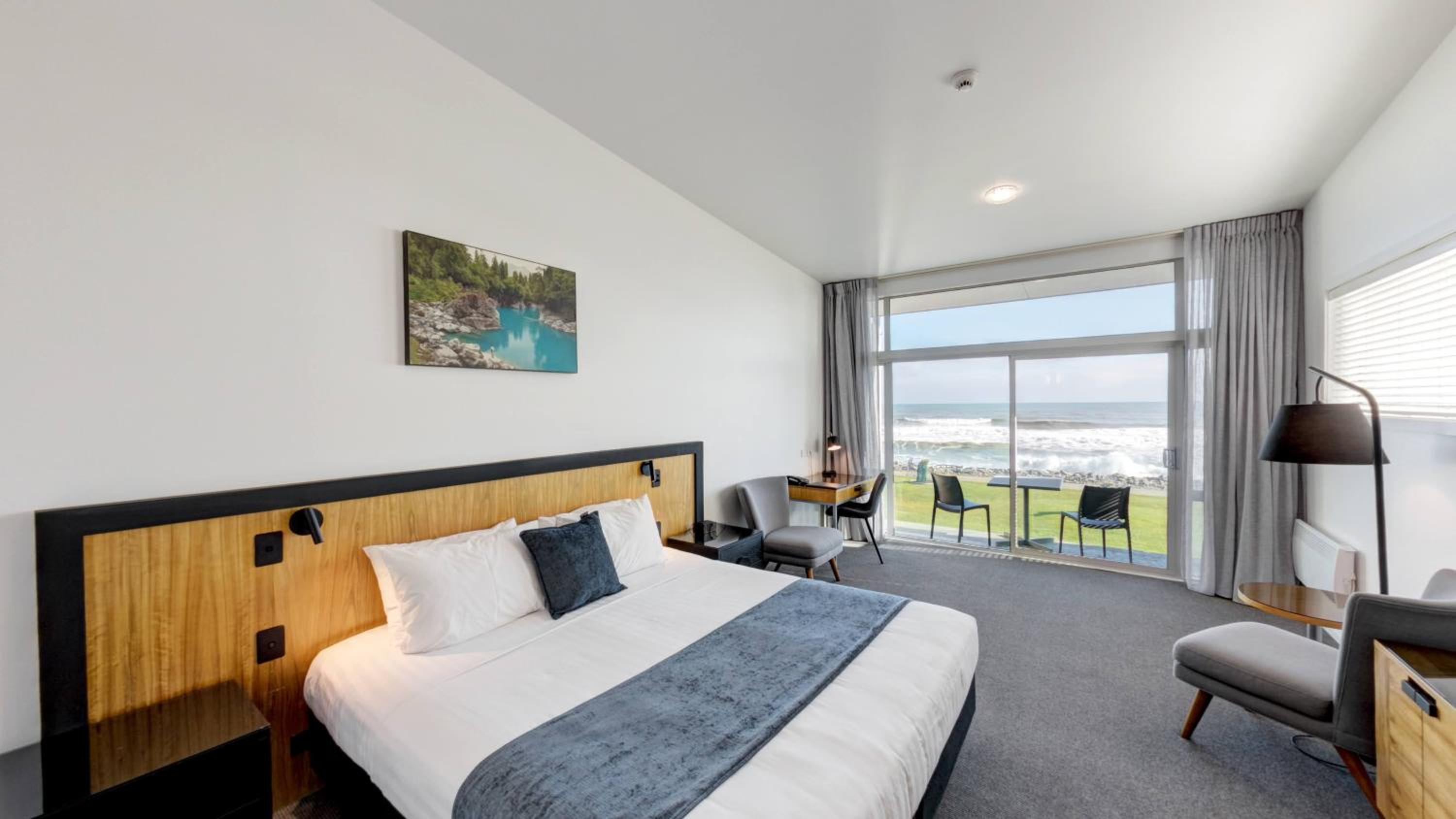 Ocean View Deluxe King Room photo 3
