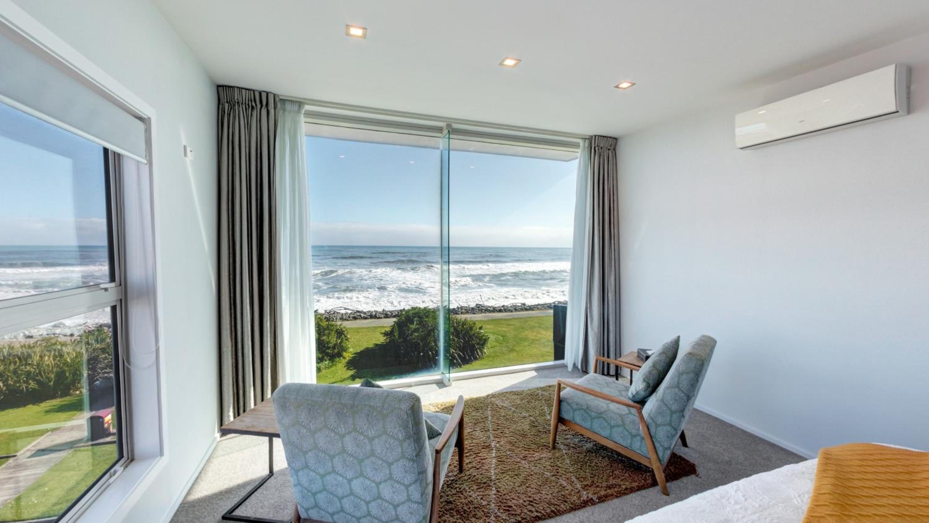 Oceanview Penthouse Suite photo 2
