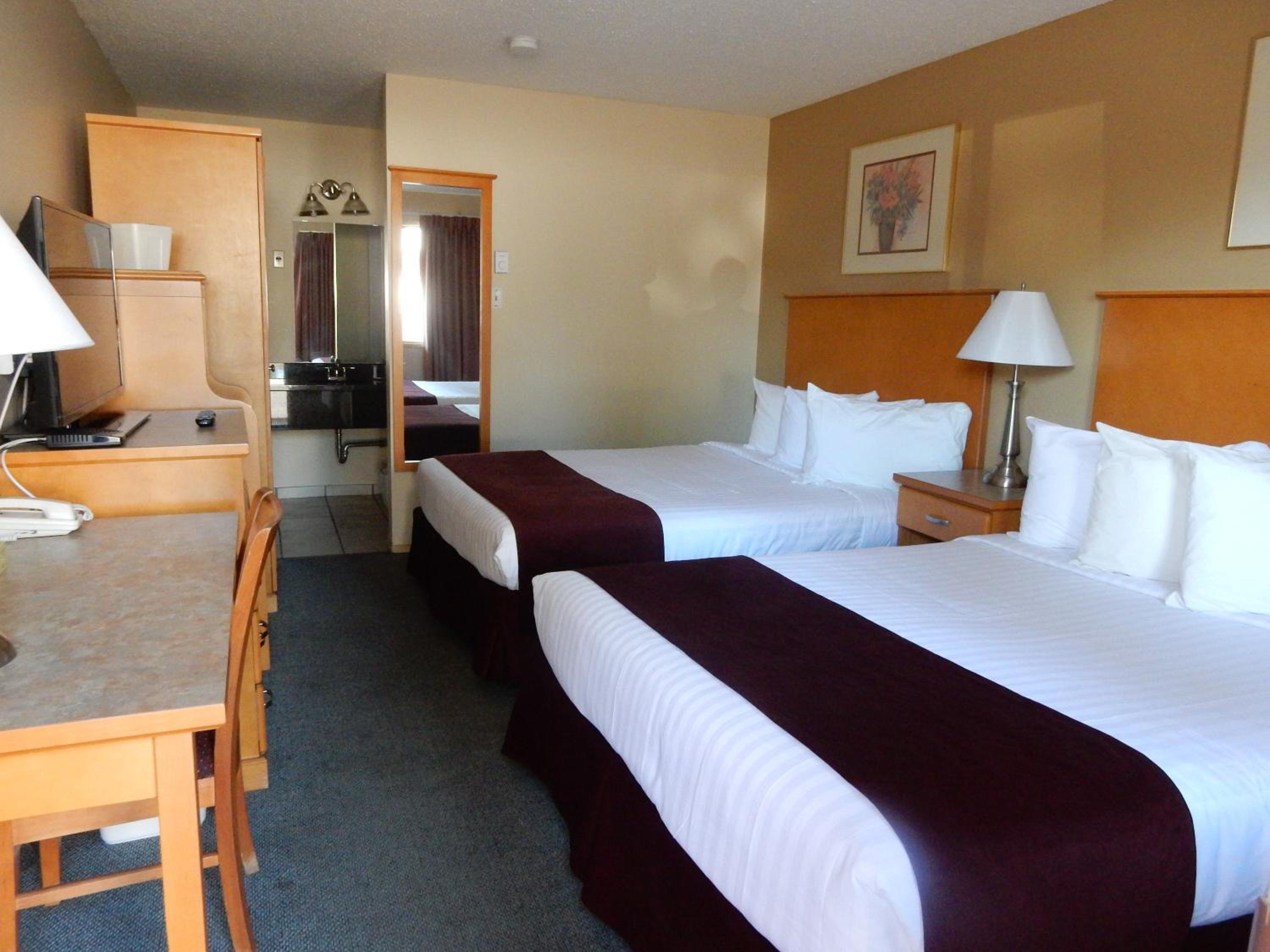 Queen Room with Two Queen Beds - Pet Friendly/Non-Smoking