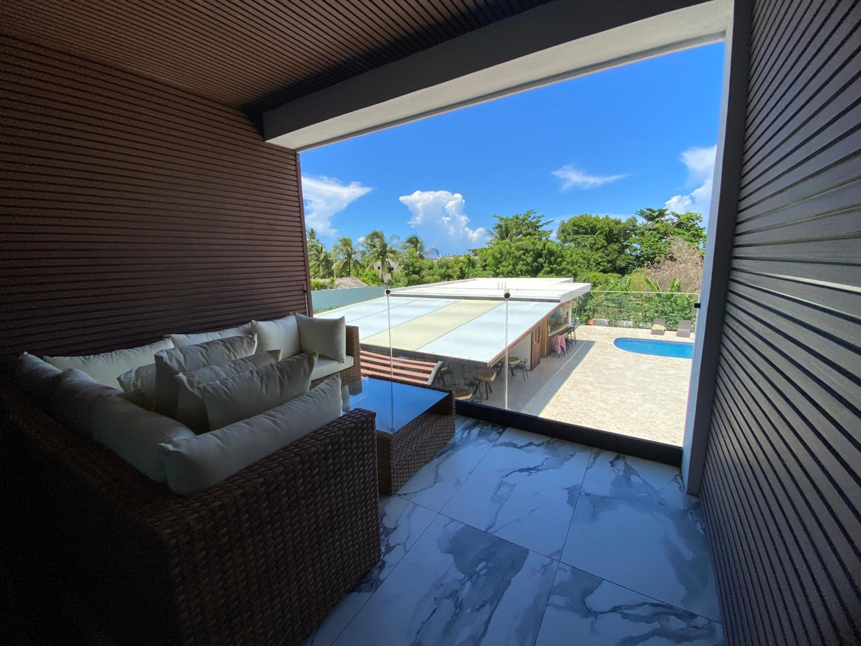 Apartment with Pool View  photo 3