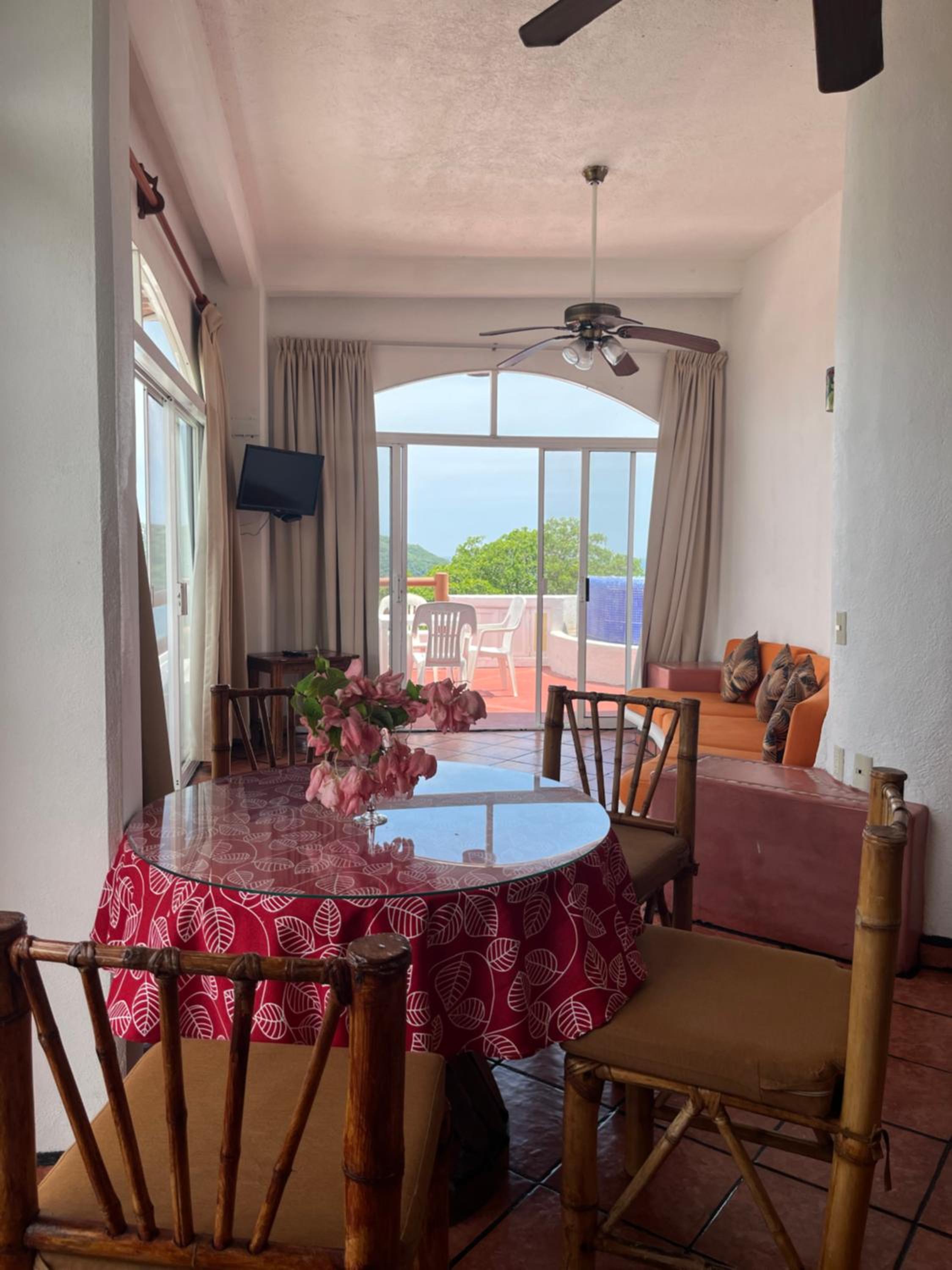 Apartment with Sea View - Photo 13
