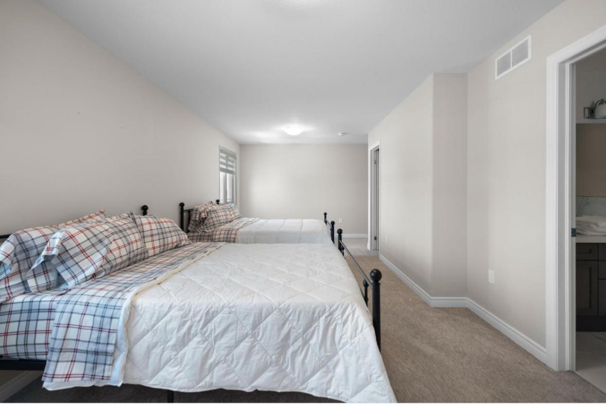 Three-Bedroom Villa photo 1