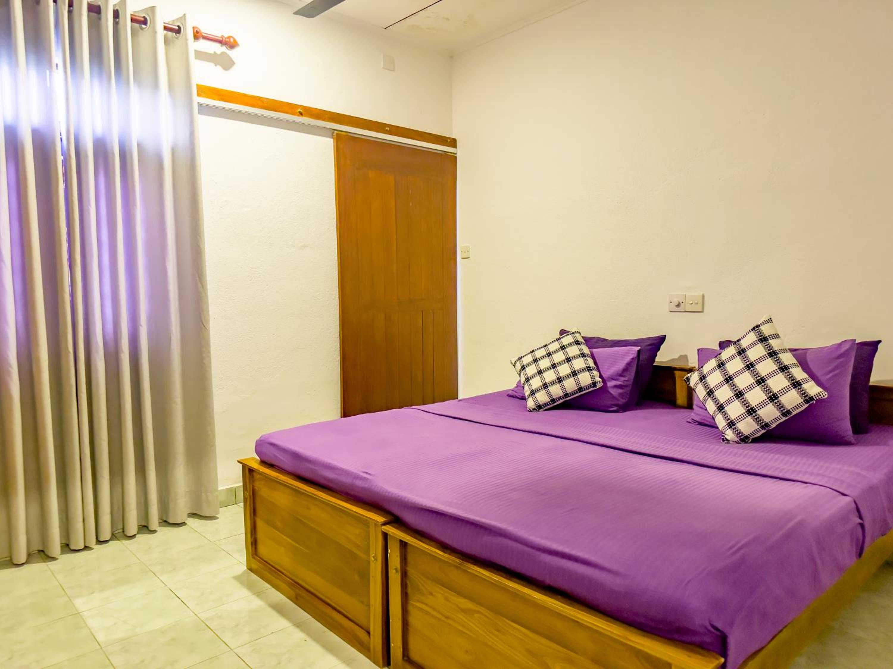 Small Twin Room photo 2