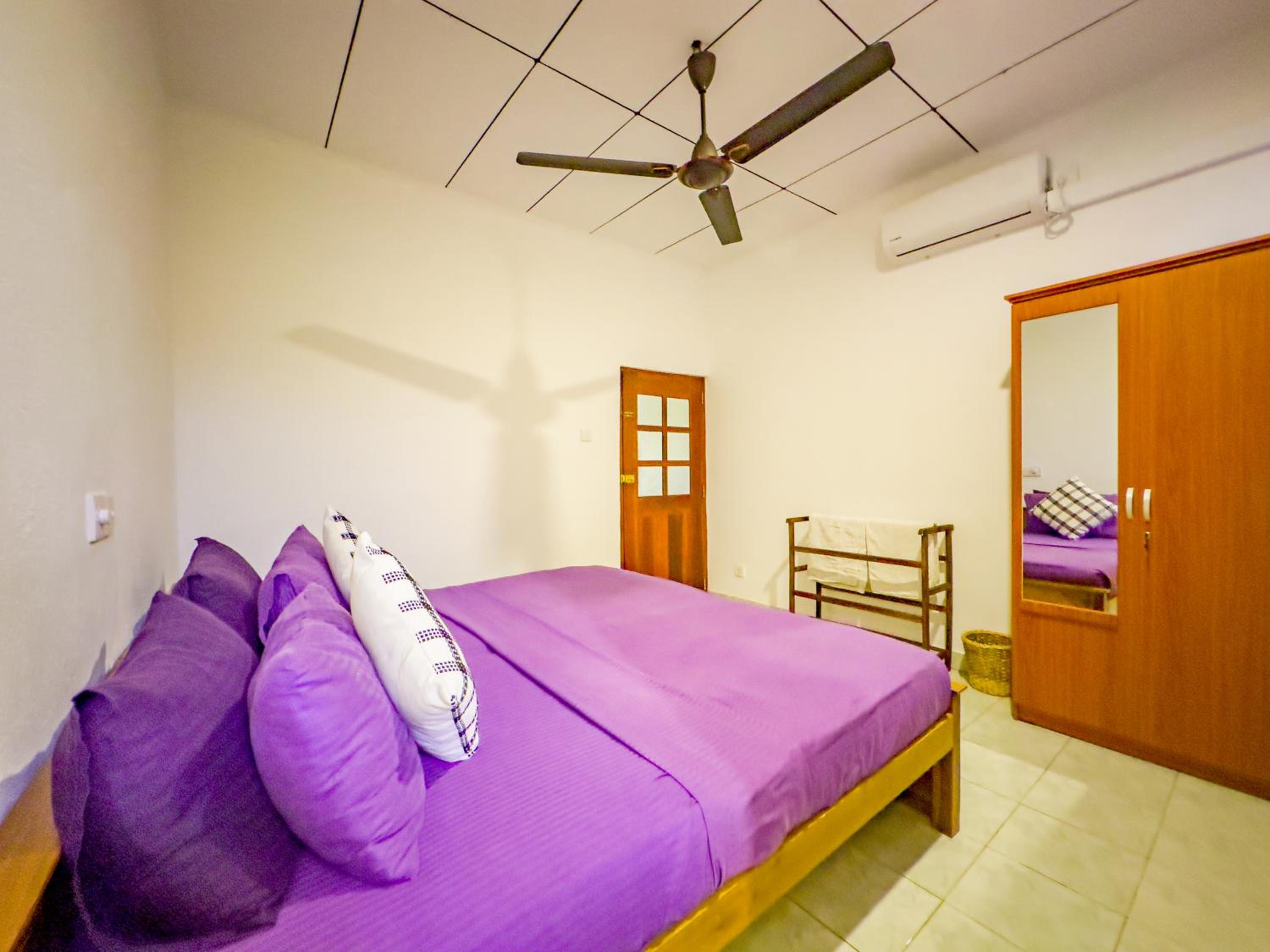 Small Twin Room photo 1