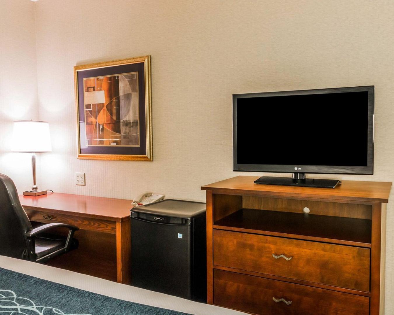 King Room - Non-Smoking - Photo 2