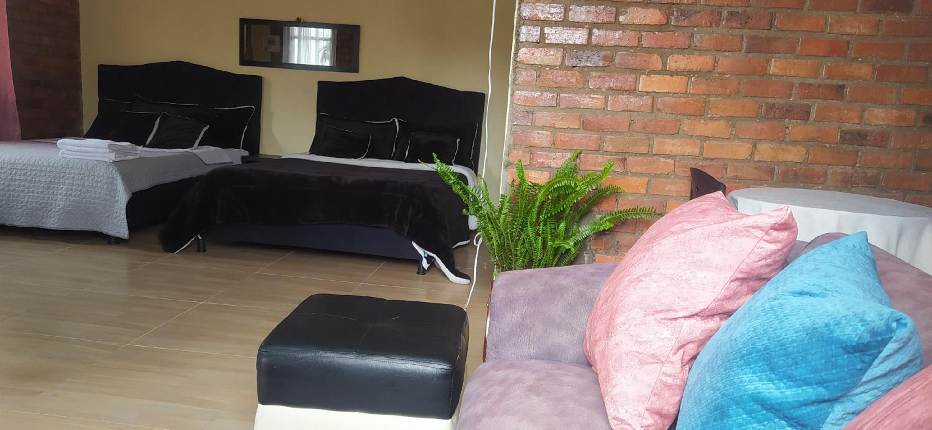 One-Bedroom House photo 1