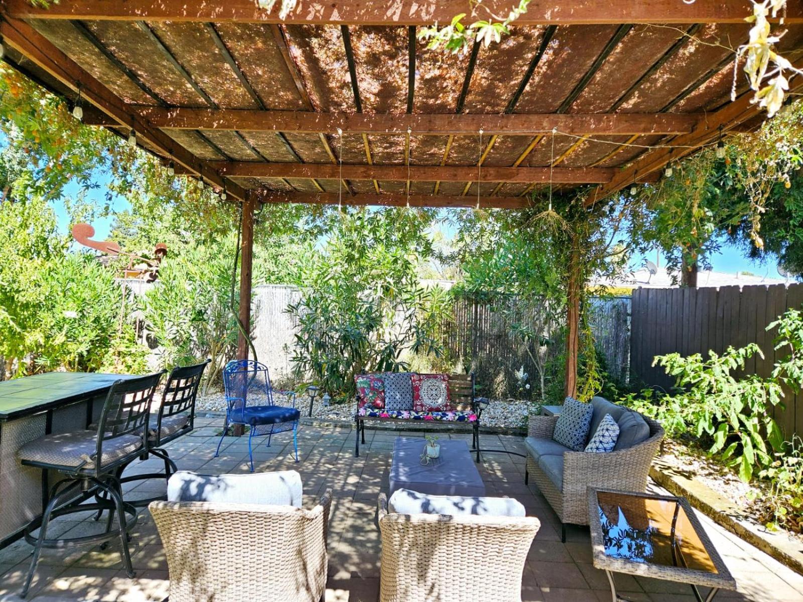 Three-Bedroom House photo 2