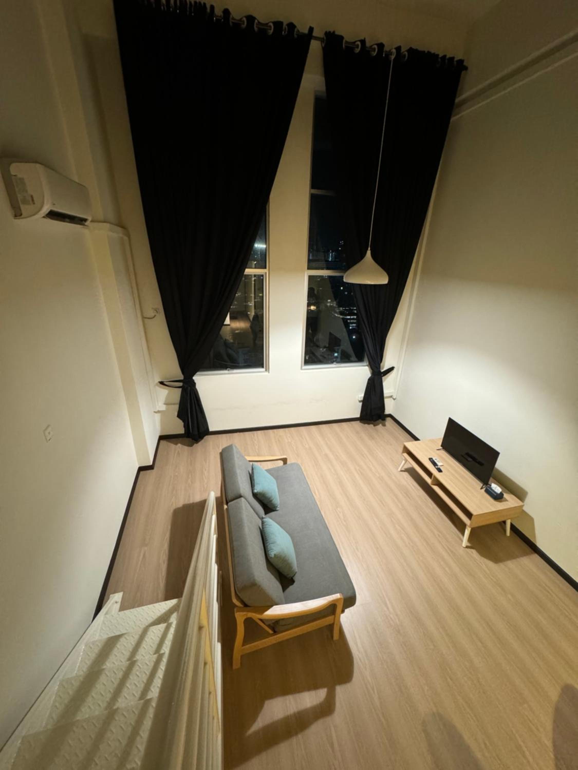 One-Bedroom Apartment photo 1