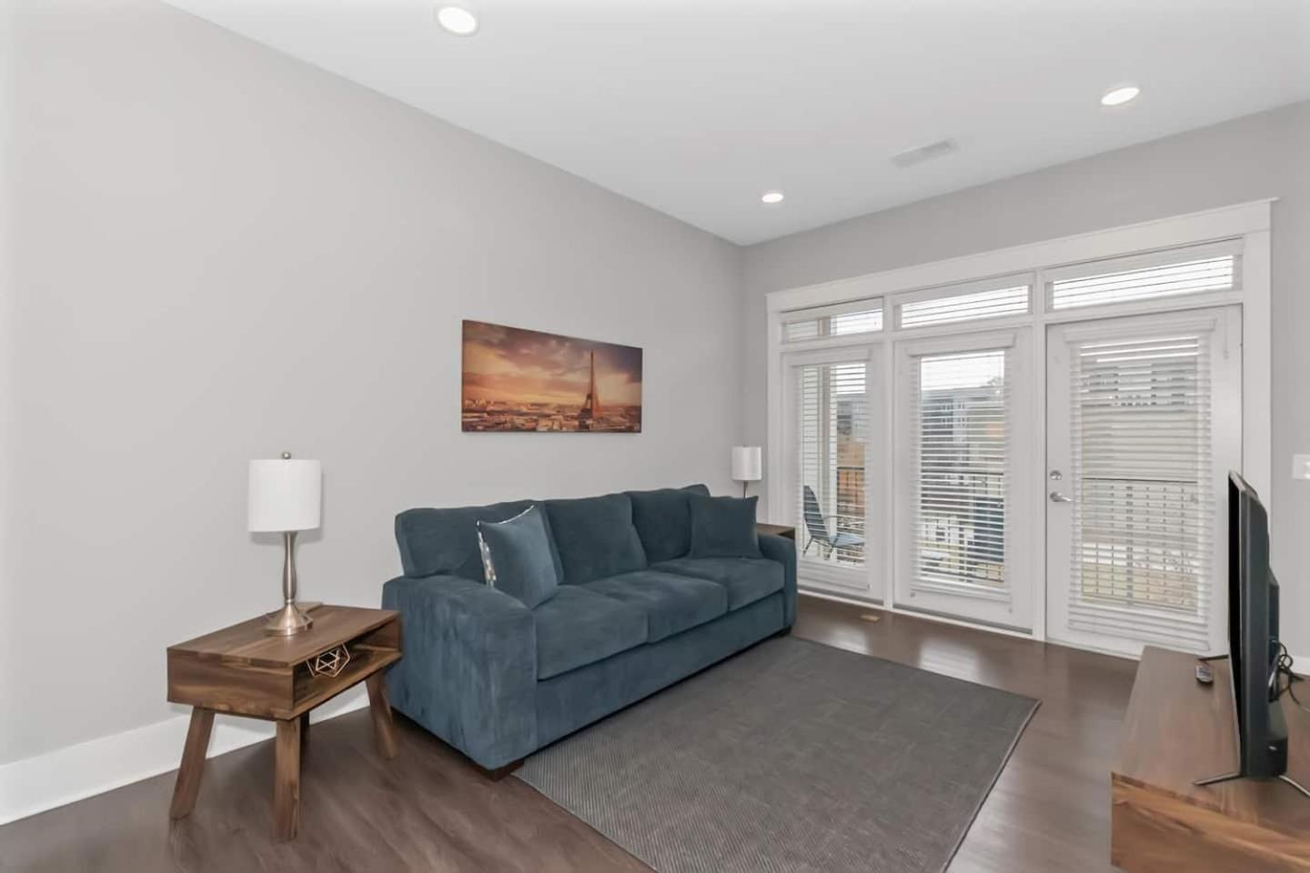 Apartment With Balcony photo 1