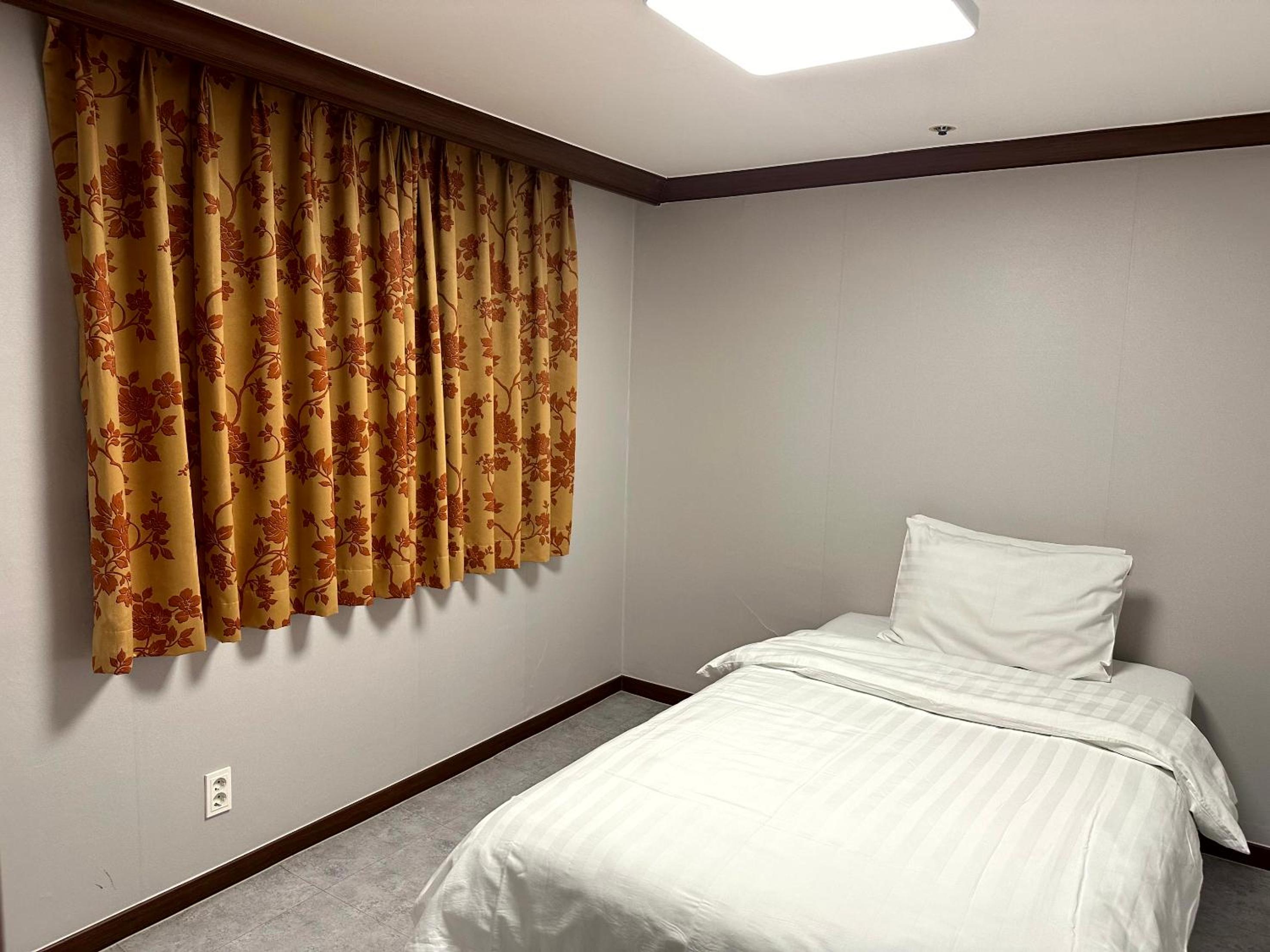 Hotel Grand Family 35PY - Free Access to Sauna & Jjimjil for 5 Once During Stay photo 1