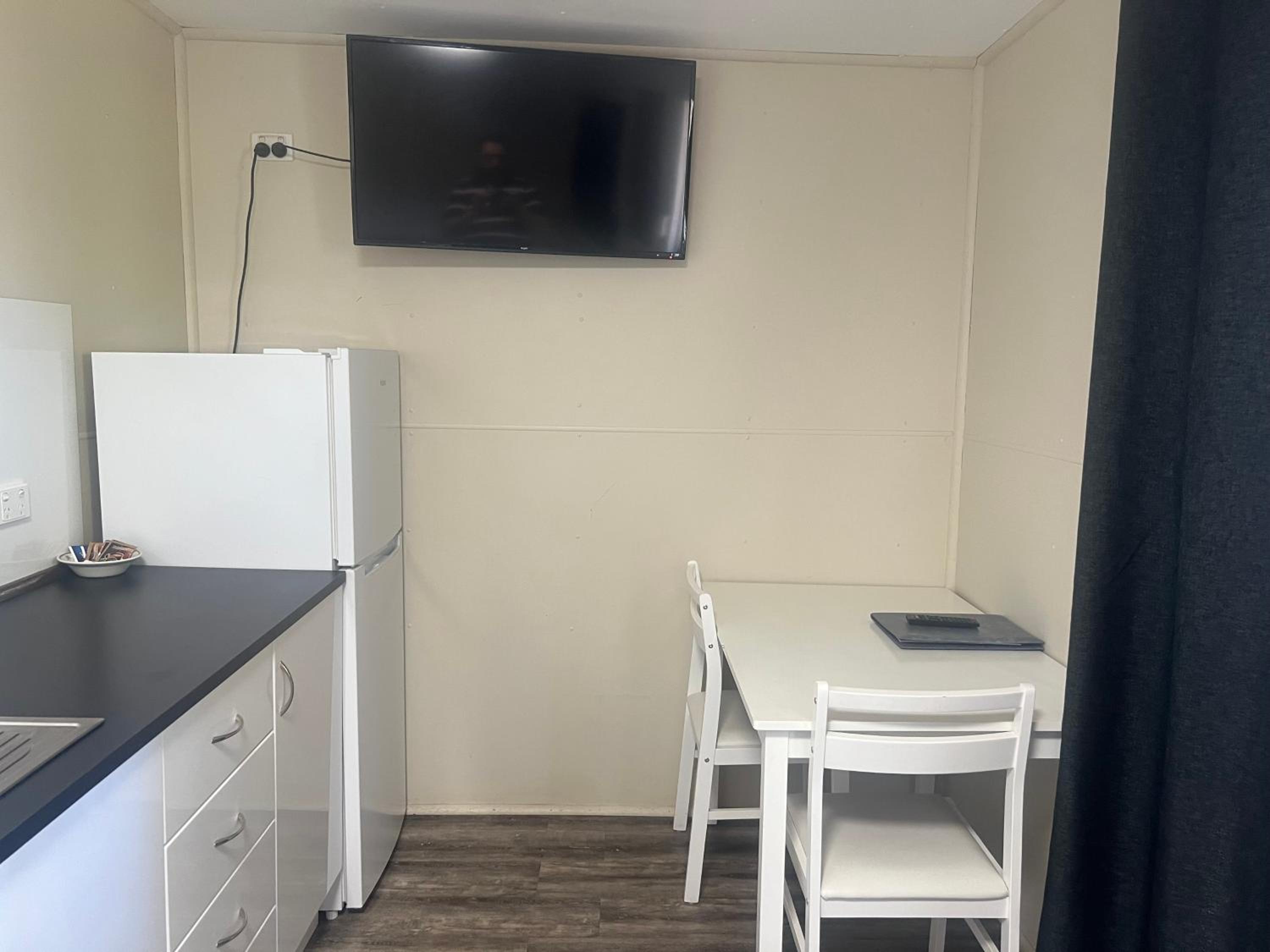 Basic Cabin (AMENITIES SEPARATE) photo 3