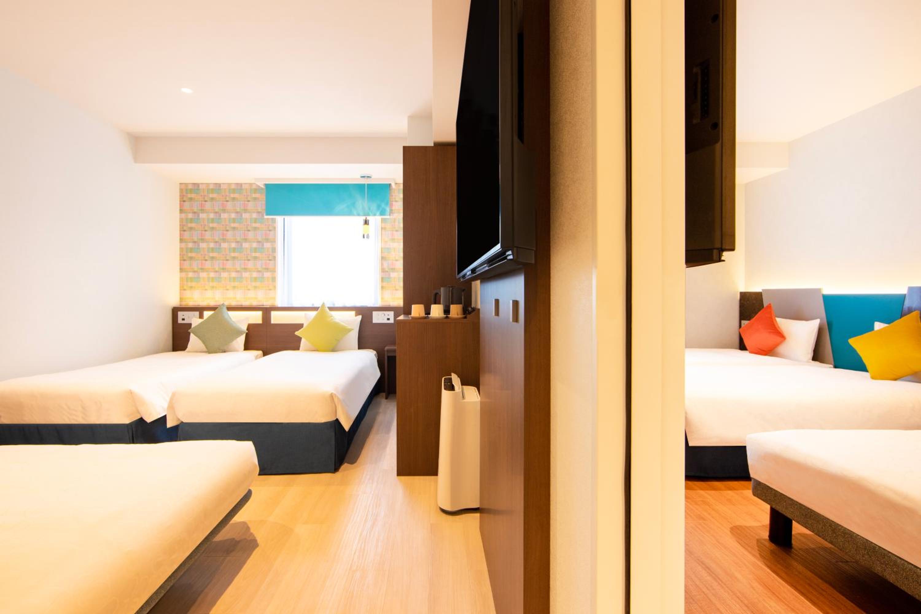 Connecting Rooms (6 Adults)