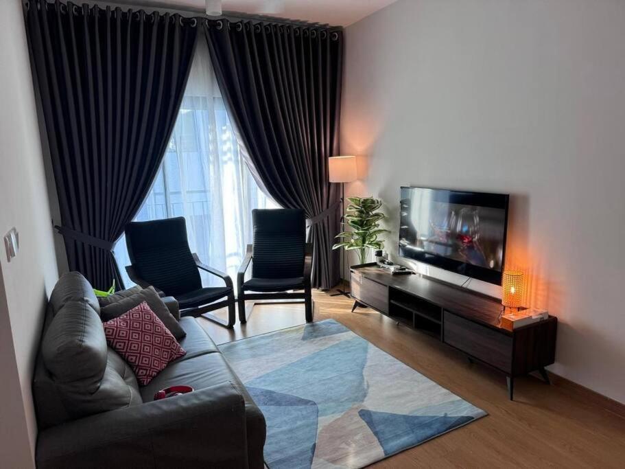 Three-Bedroom Apartment photo 1