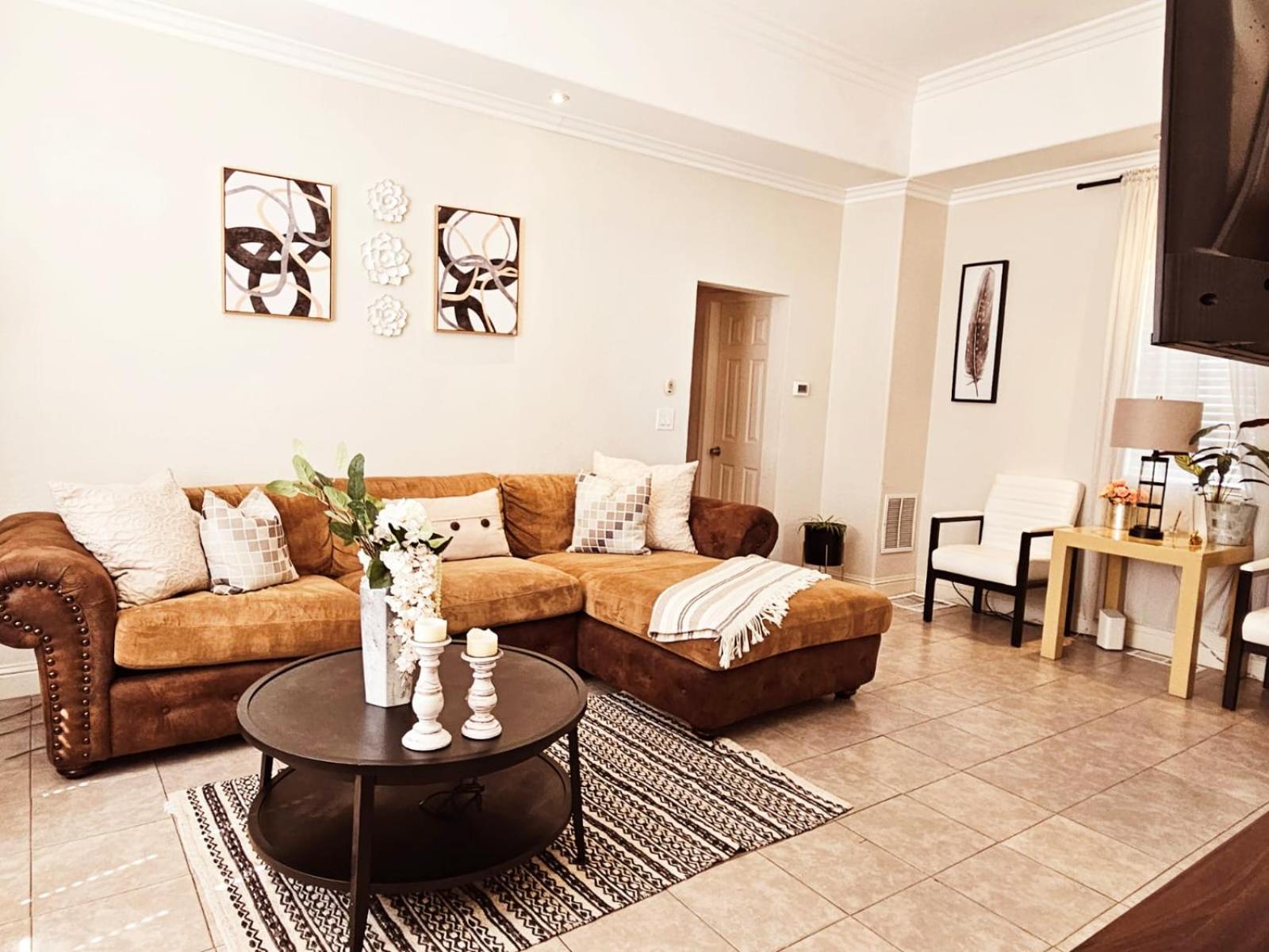 Four-Bedroom House photo 1