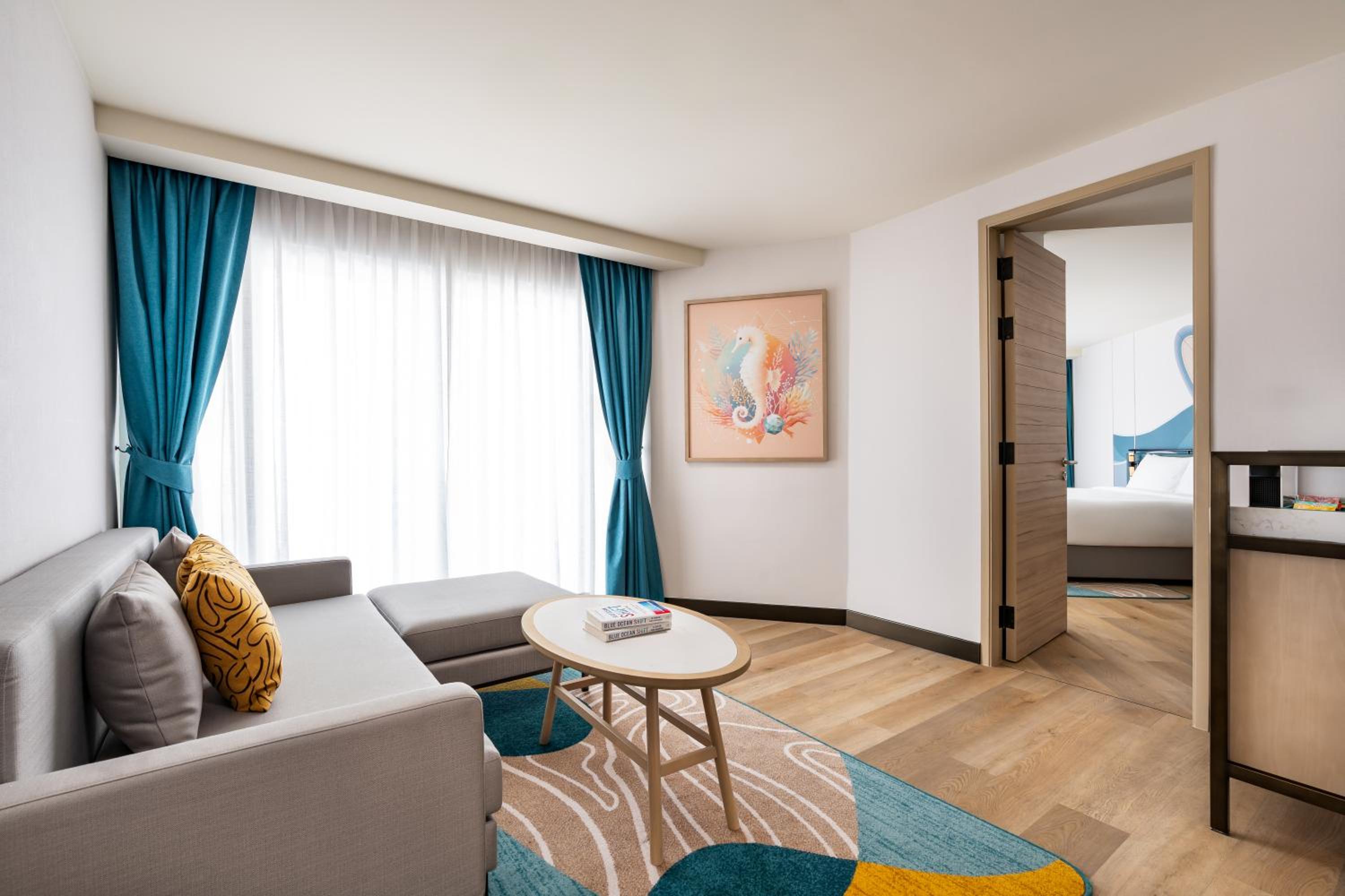 Trendy Suite (Afterglow) photo 2