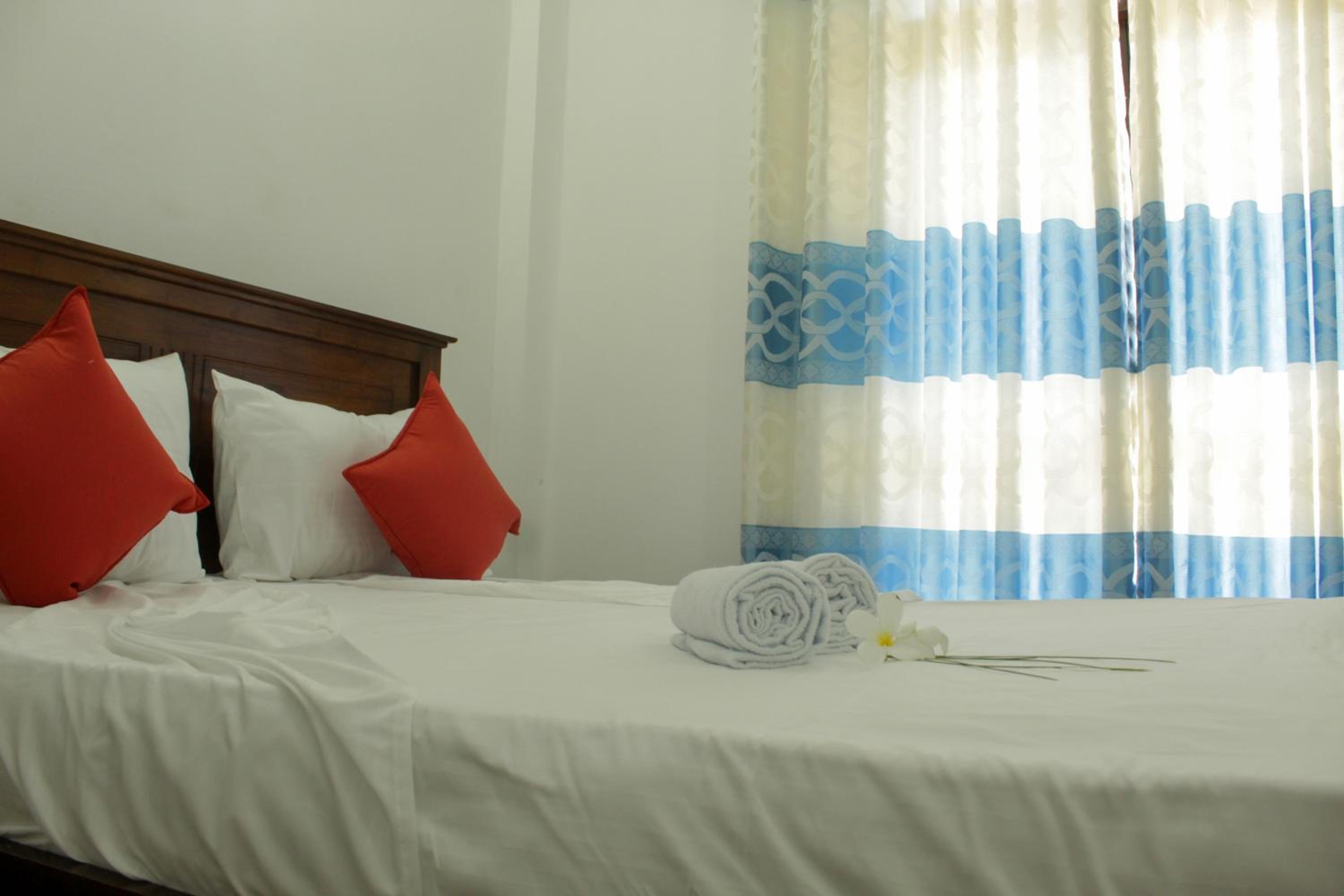 Deluxe Double Room (2 Adults + 1 Child) photo 3