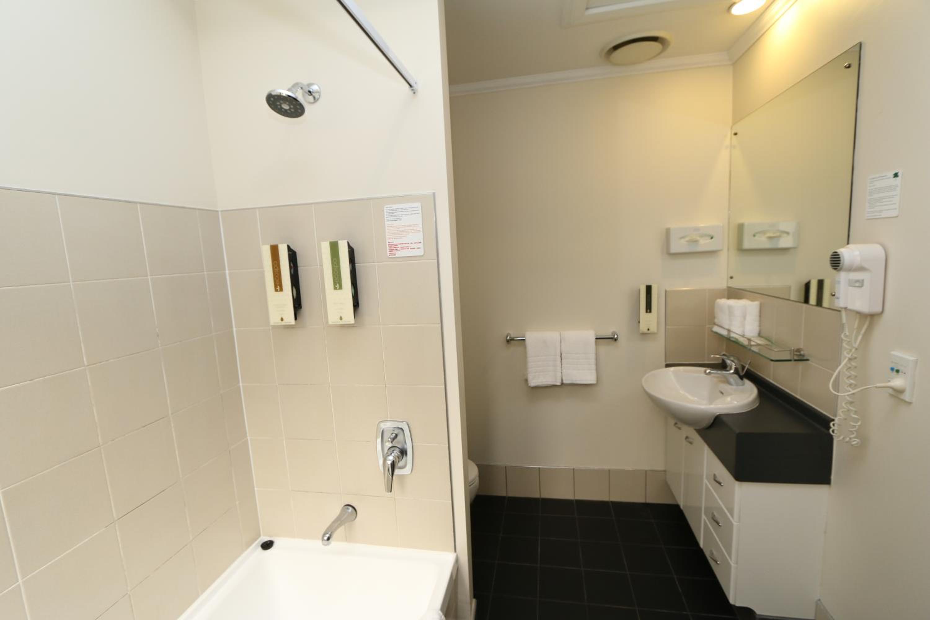 1 Bedroom Apartment - Photo 8