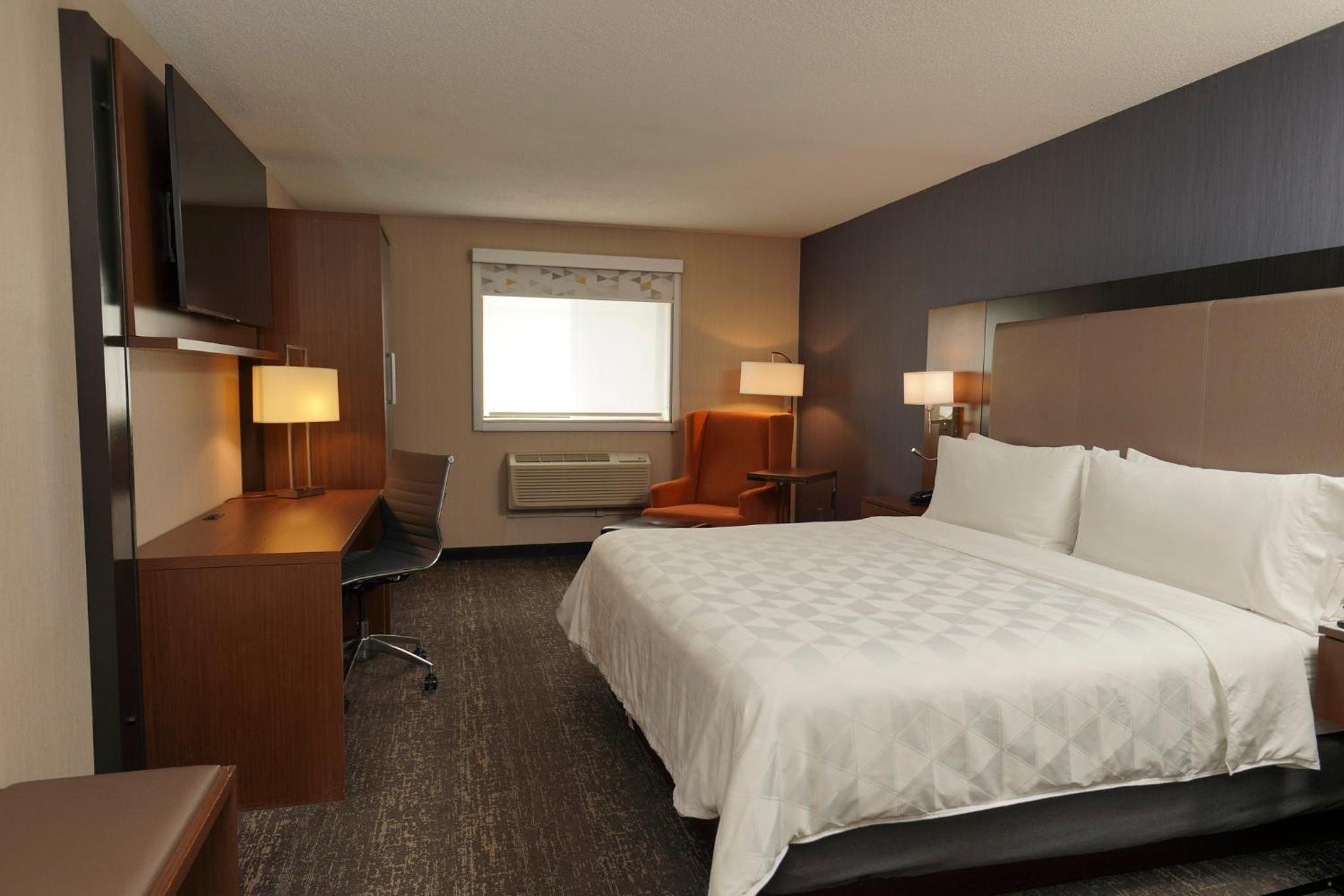 Standard King Room - Photo 2