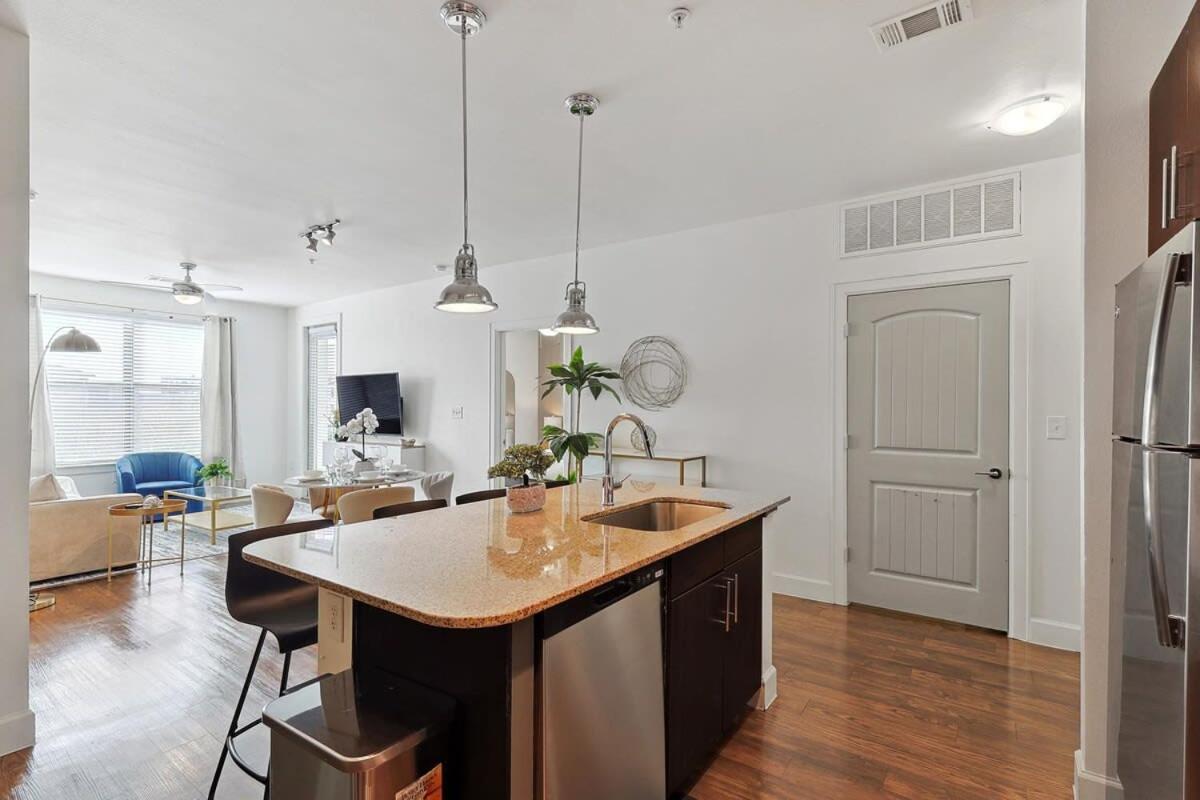 Apartment photo 2