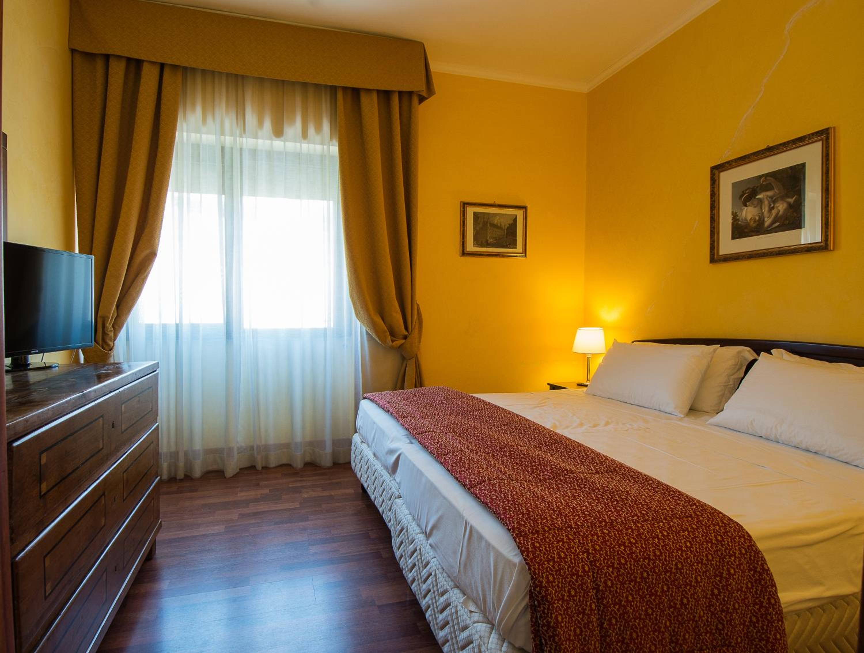 Double or Twin Room - Photo 3