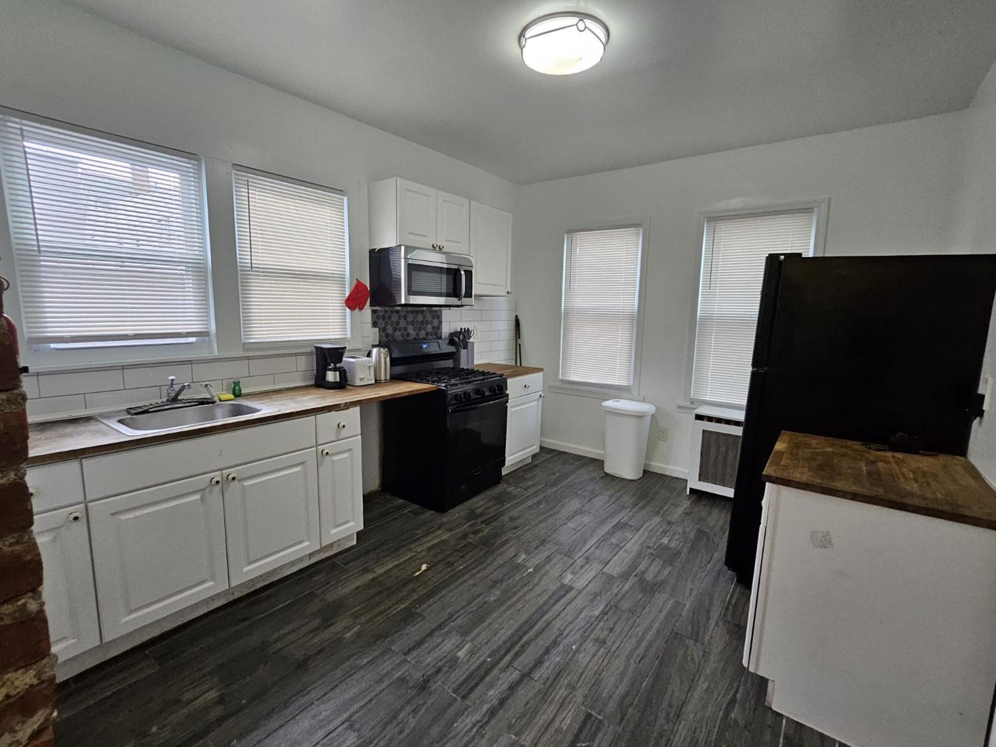 Family Room with Private Bathroom photo 2