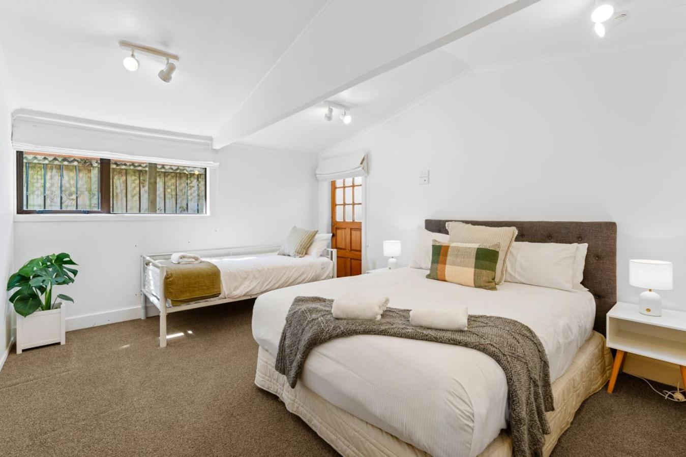 Four-Bedroom House photo 2