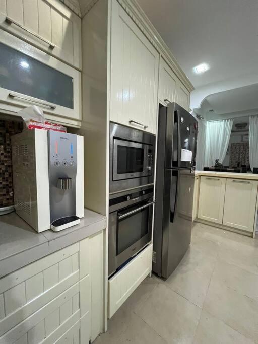 Four-Bedroom House photo 3