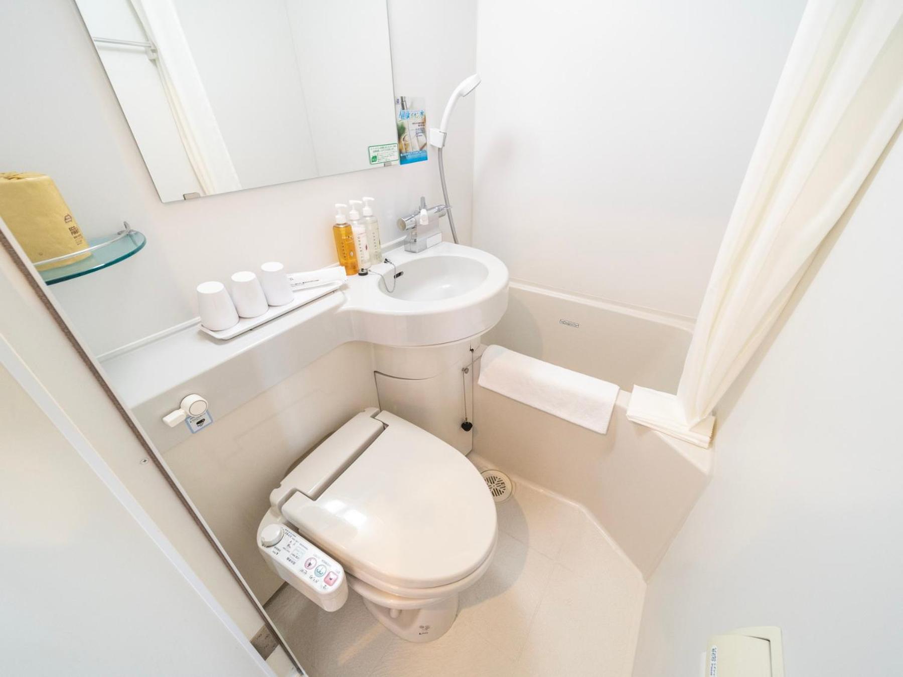 Triple Room - Non-Smoking photo 2