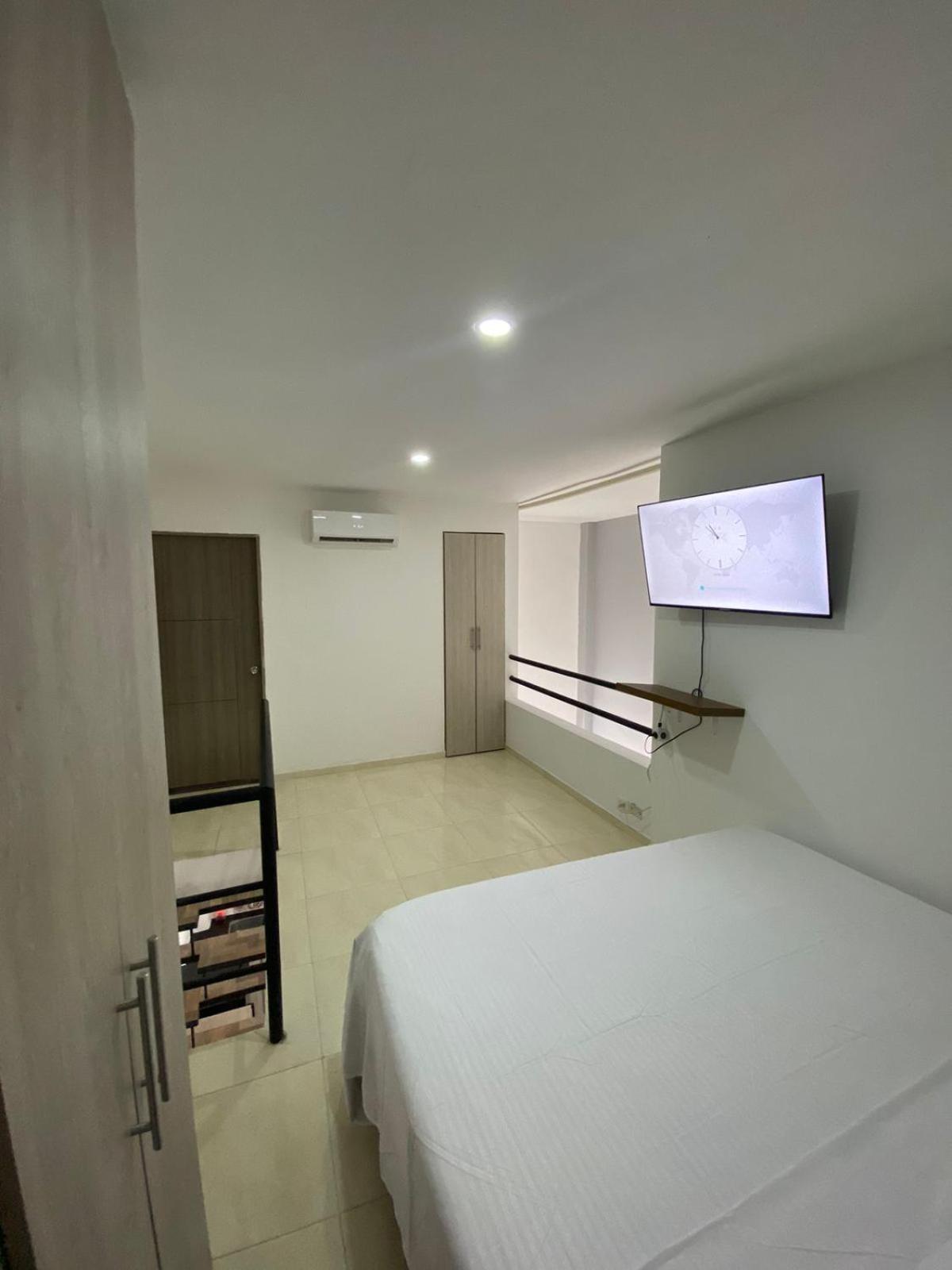 One-Bedroom Apartment photo 2