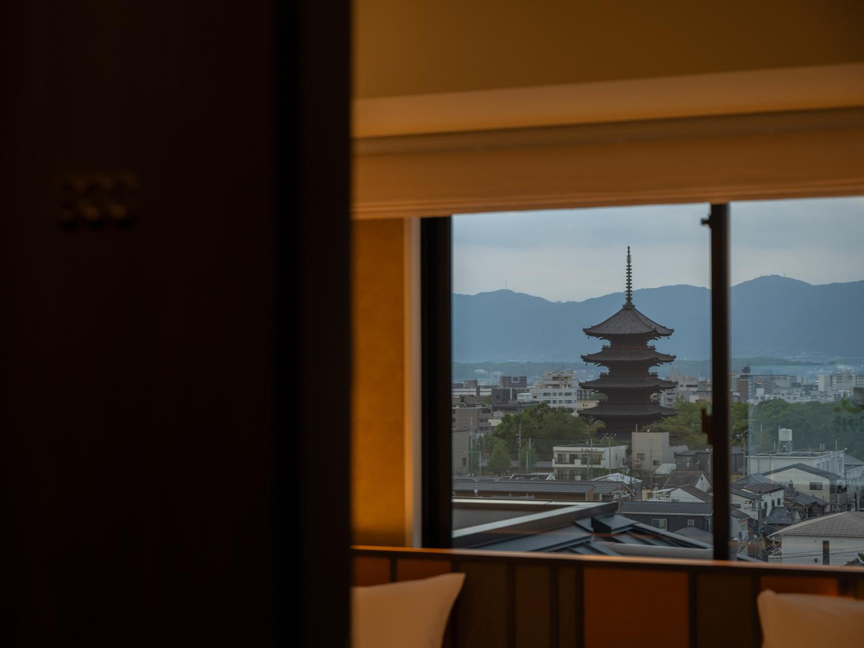 Superior Twin Room with Pagoda View - Photo 2