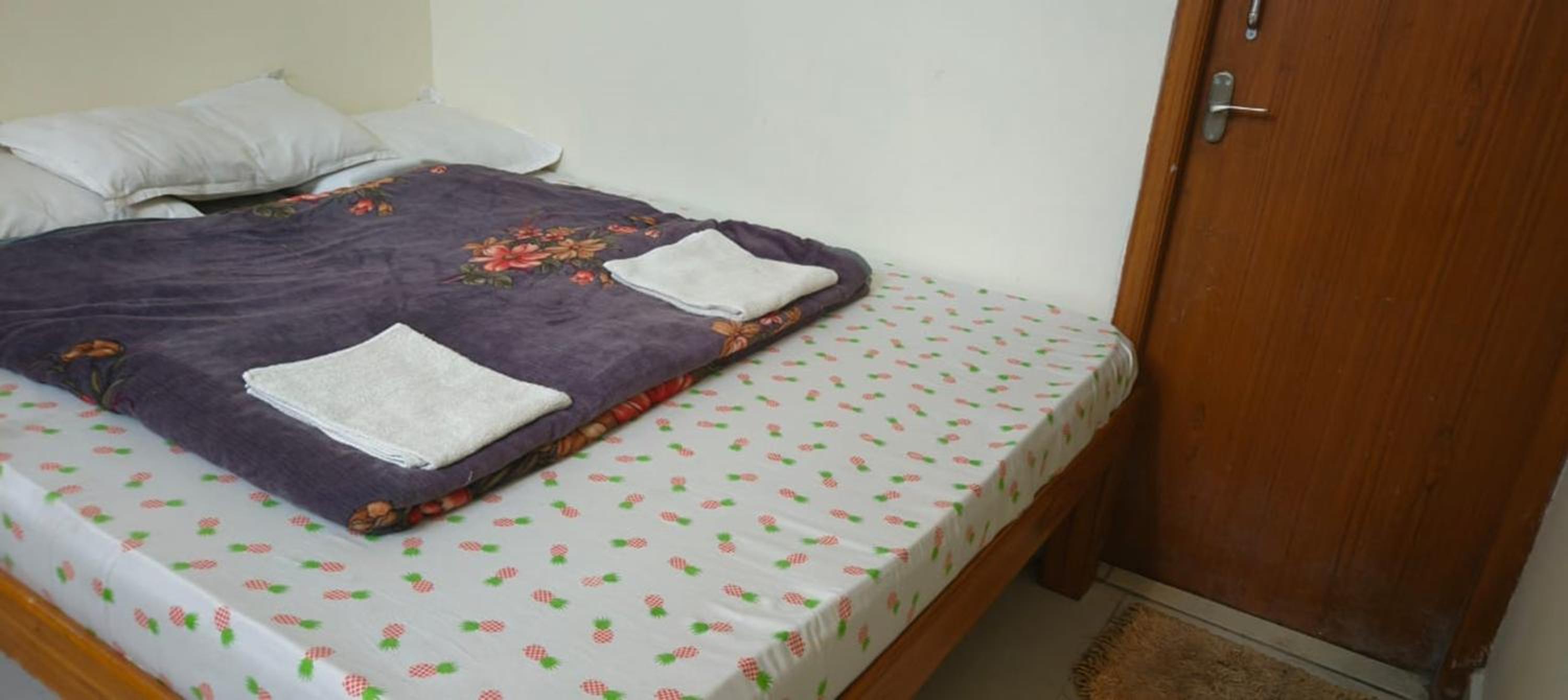 Small Double Room - Photo 5